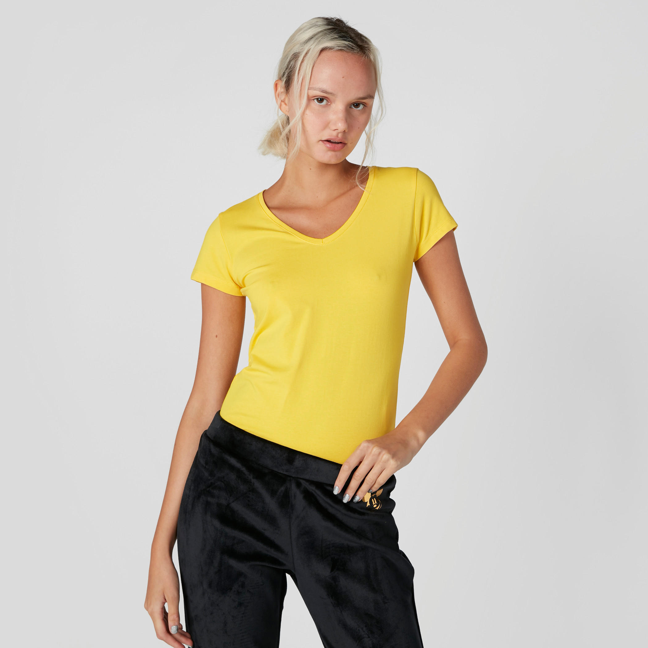 تيشيرت بياقة V وأكمام قصيرة-women-clothing-tshirts-image-1