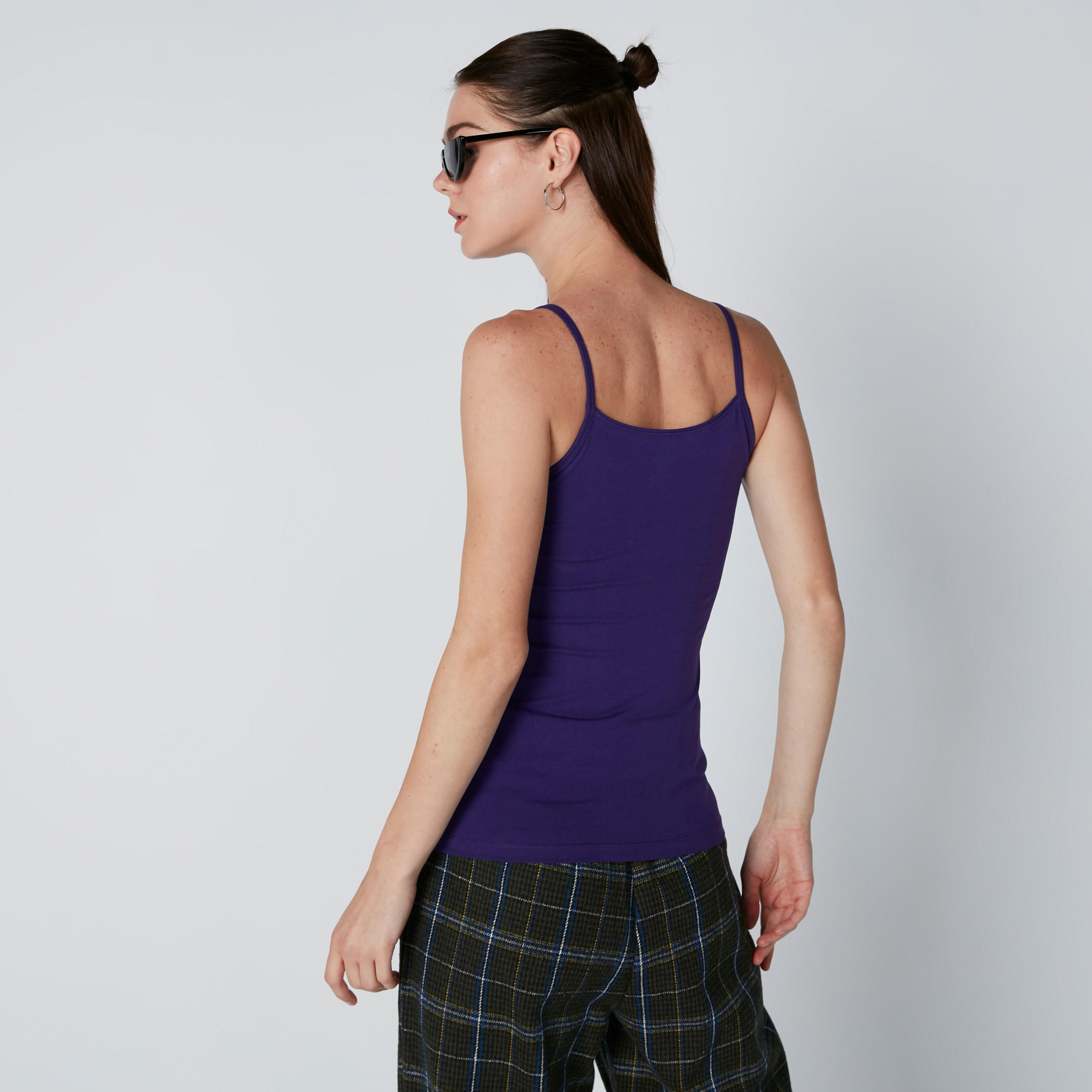 فيست بياقة عميقة وحمّالات رفيعة-women-clothing-tshirts-image-2