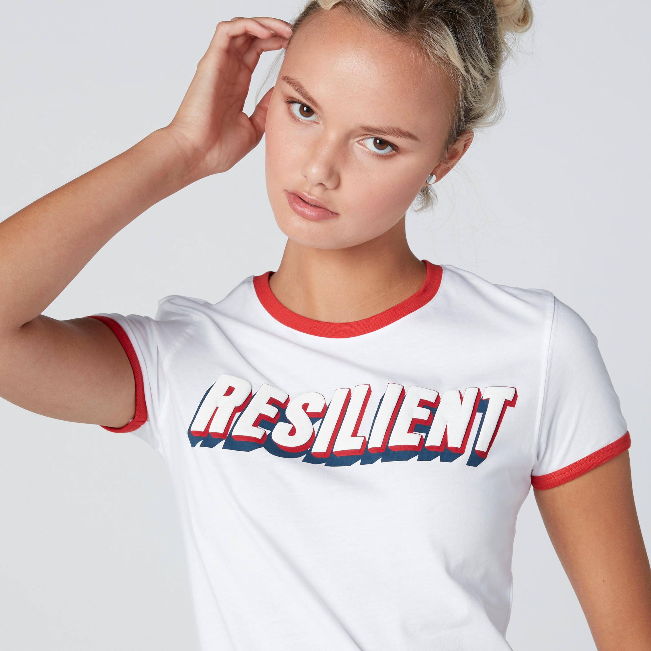 تيشيرت بطبعات وياقة مستديرة وأكمام قصيرة-women-clothing-tshirts-image-4