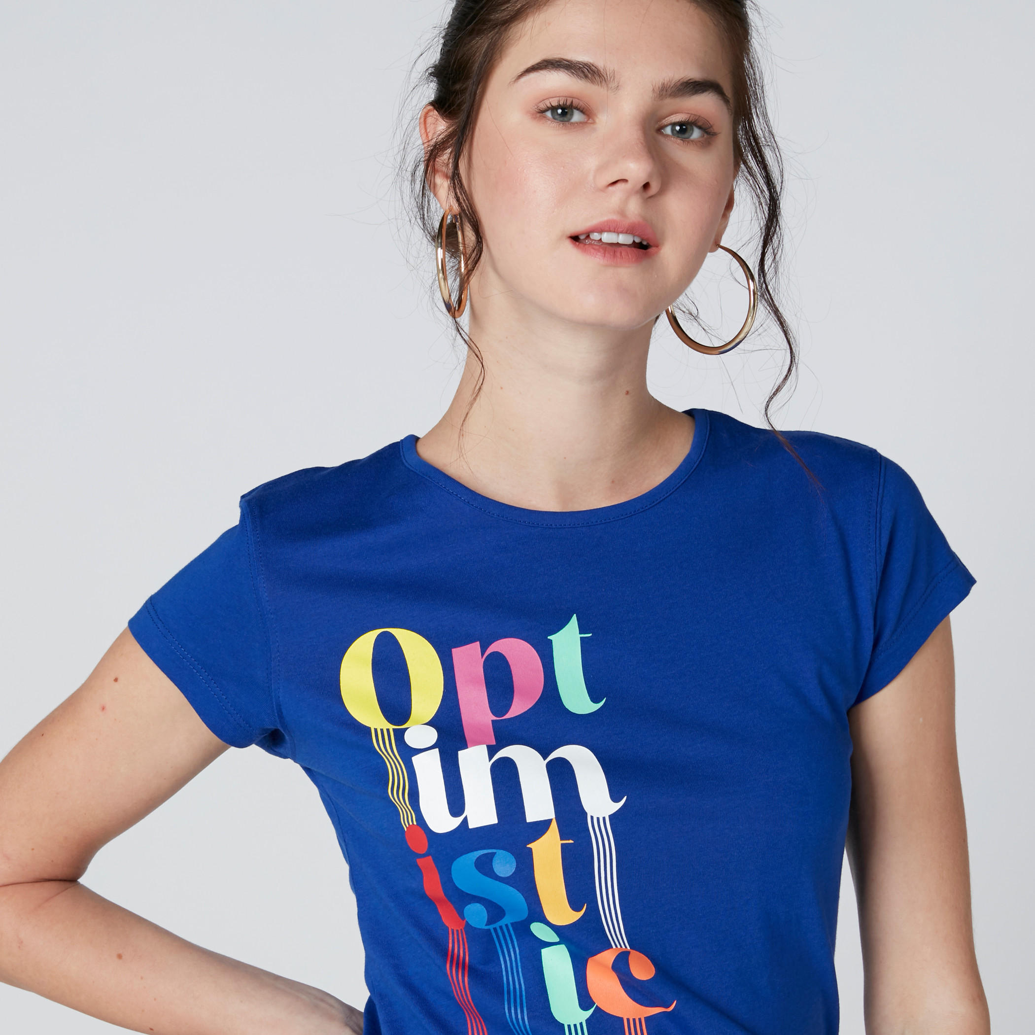 تيشيرت سليم فيت بياقة مستديرة وطبعات-women-clothing-tshirts-image-2