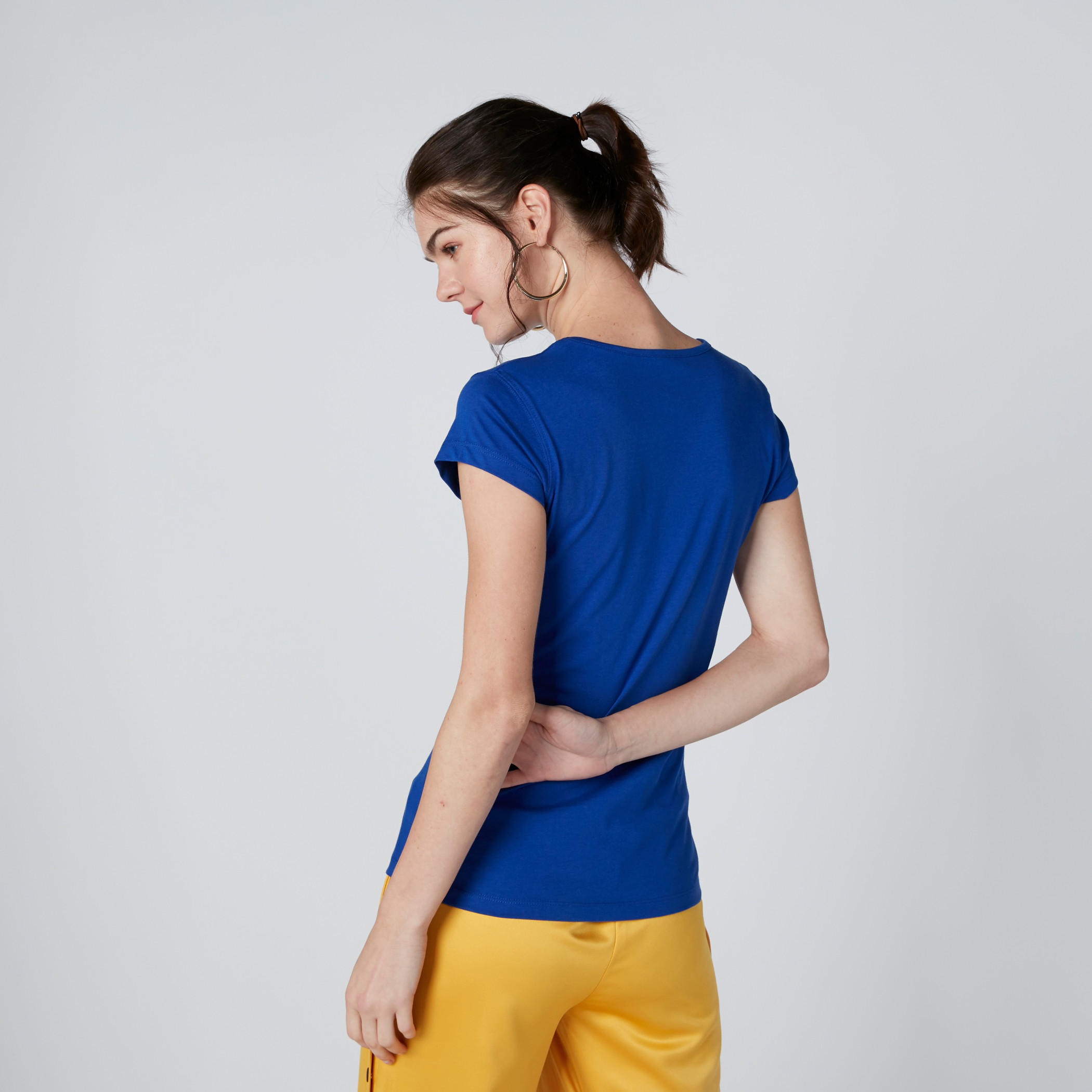 تيشيرت سليم فيت بياقة مستديرة وطبعات-women-clothing-tshirts-image-3