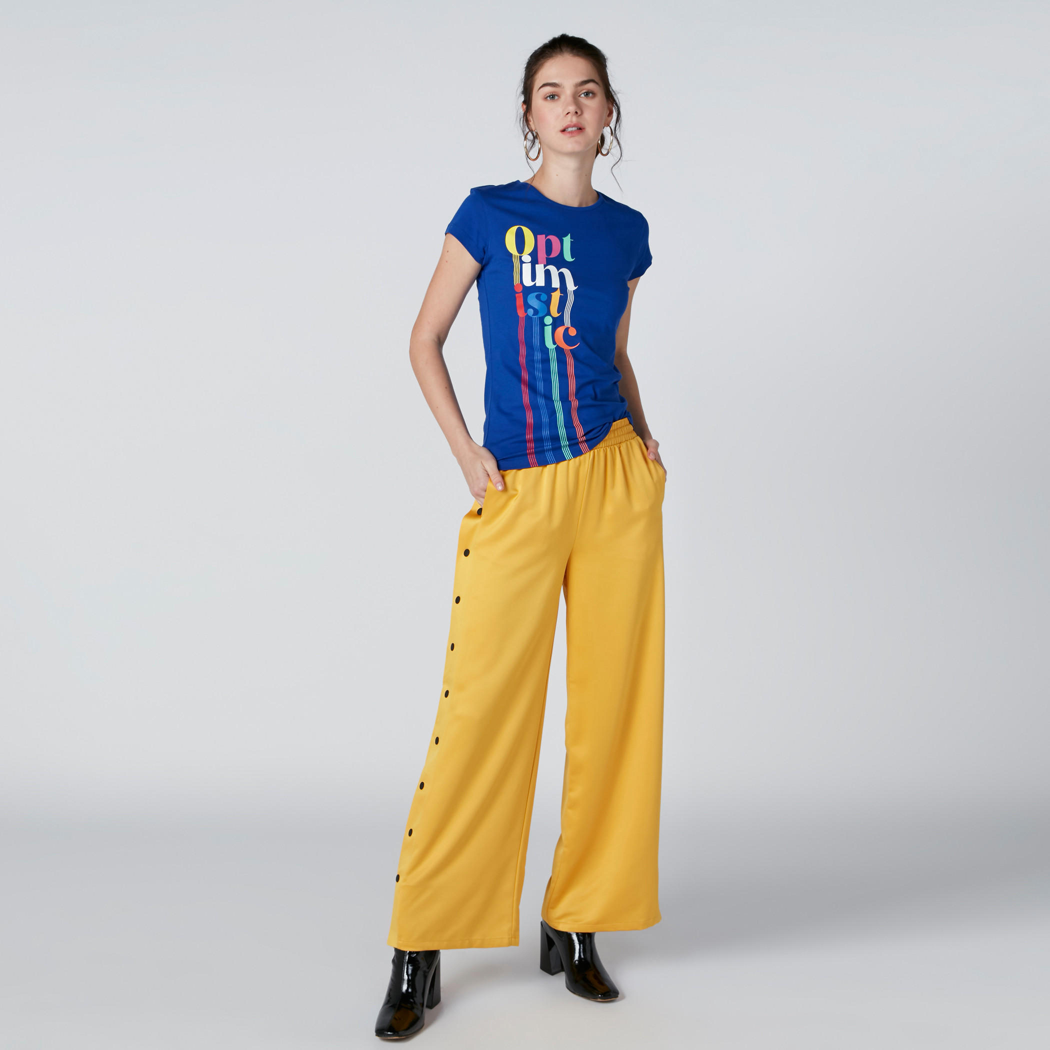 تيشيرت سليم فيت بياقة مستديرة وطبعات-women-clothing-tshirts-image-4