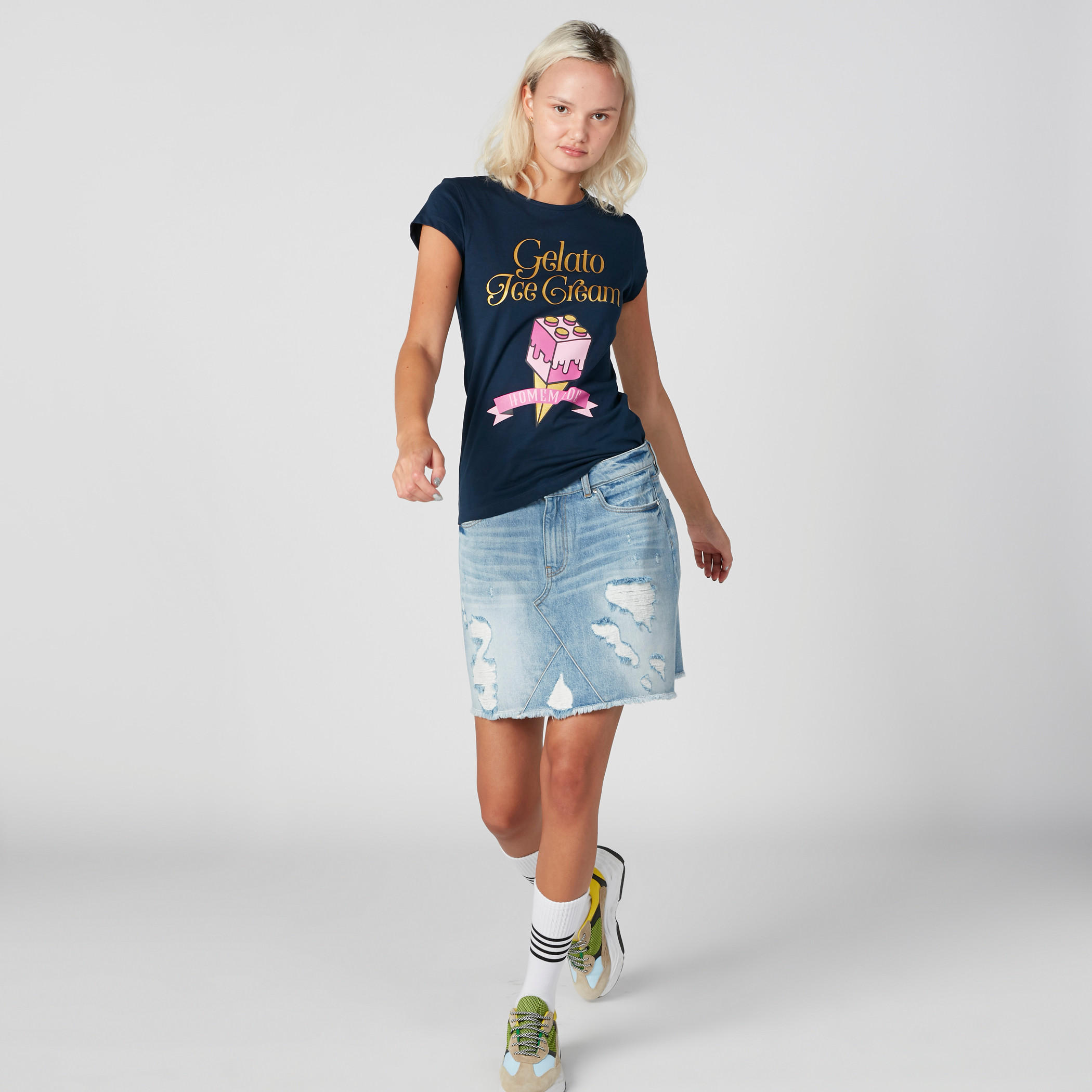 تيشيرت بياقة مستديرة وأكمام كاب وطبعات آيس كريم-women-clothing-tshirts-image-3