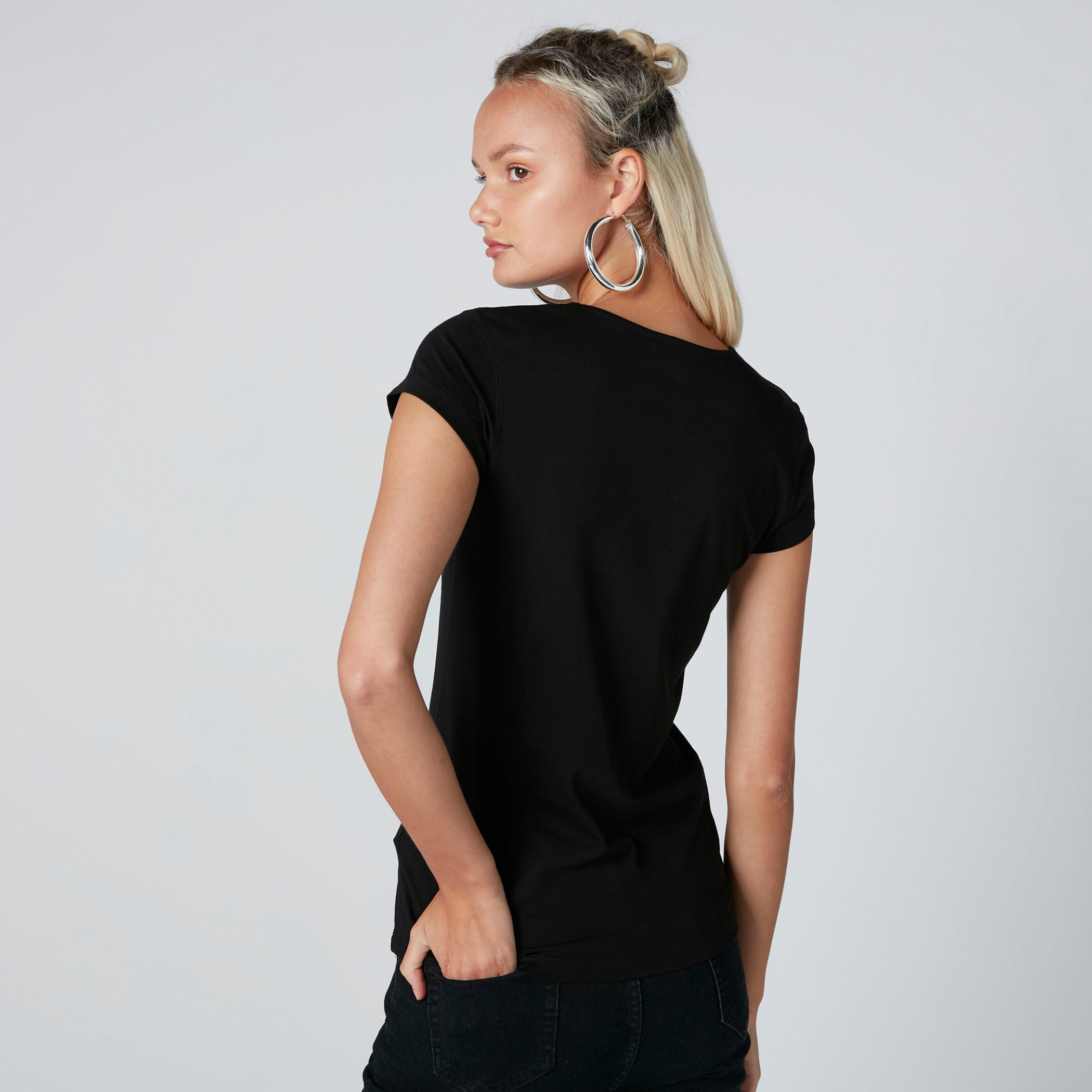 تيشيرت سليم فيت بياقة مستديرة وطبعات-women-clothing-tshirts-image-2