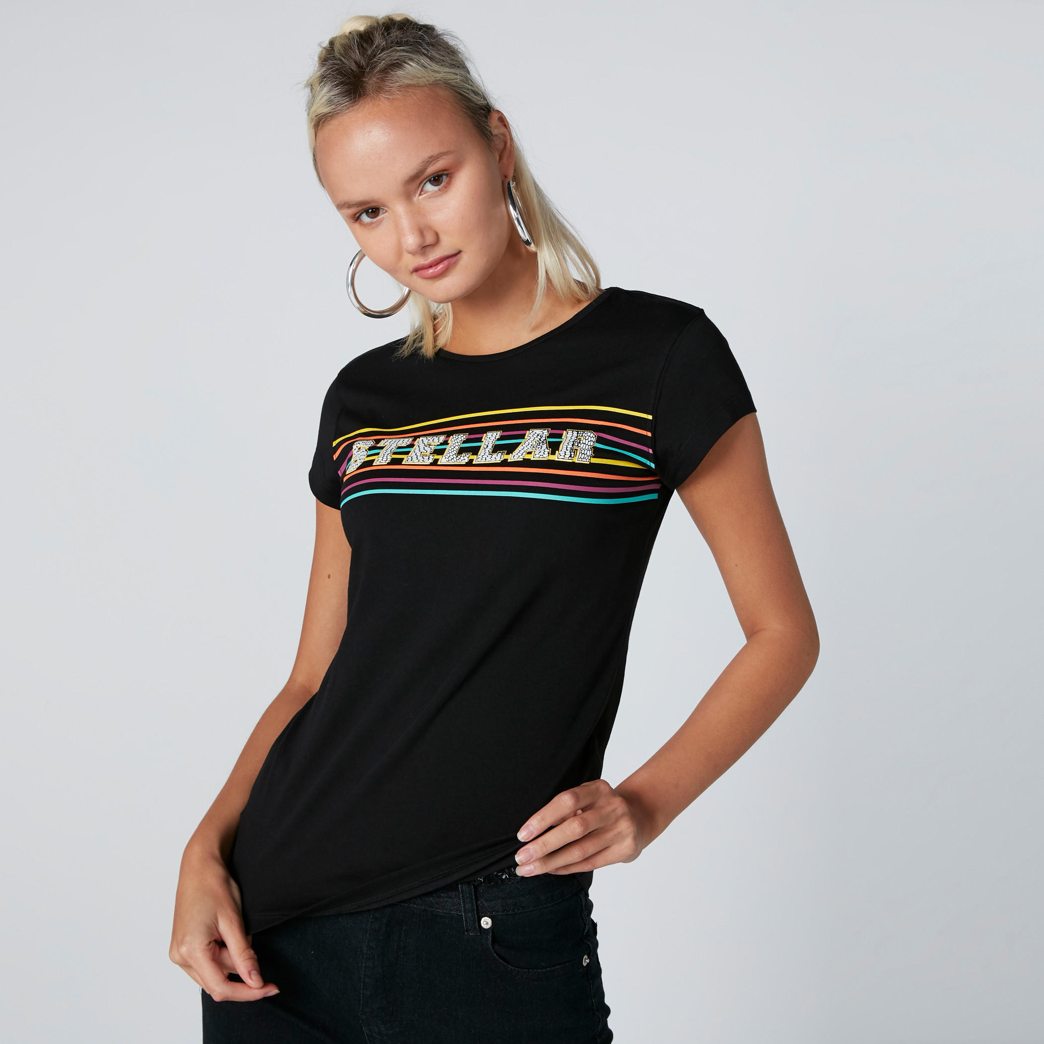 تيشيرت سليم فيت بياقة مستديرة وطبعات-women-clothing-tshirts-image-3
