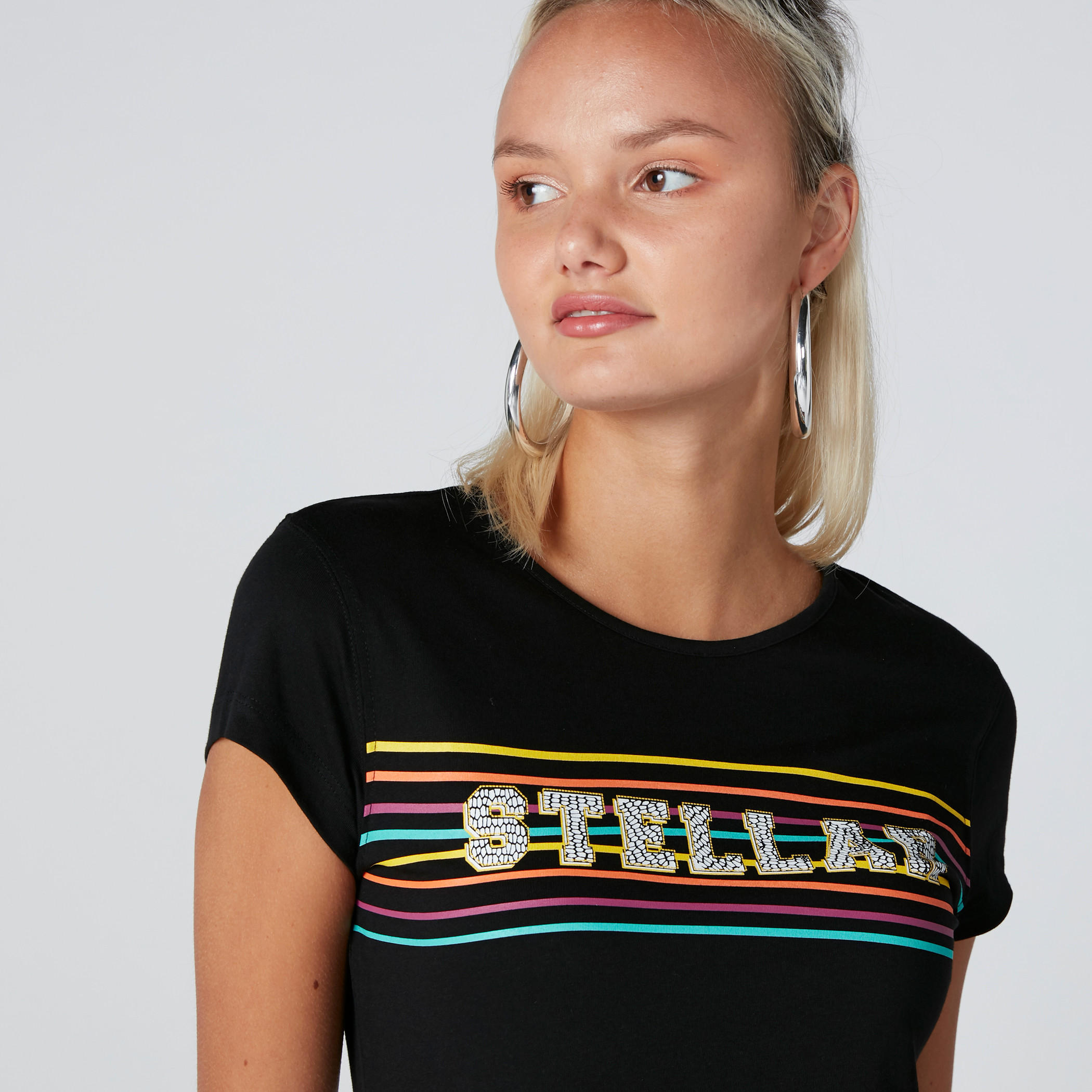 تيشيرت سليم فيت بياقة مستديرة وطبعات-women-clothing-tshirts-image-4