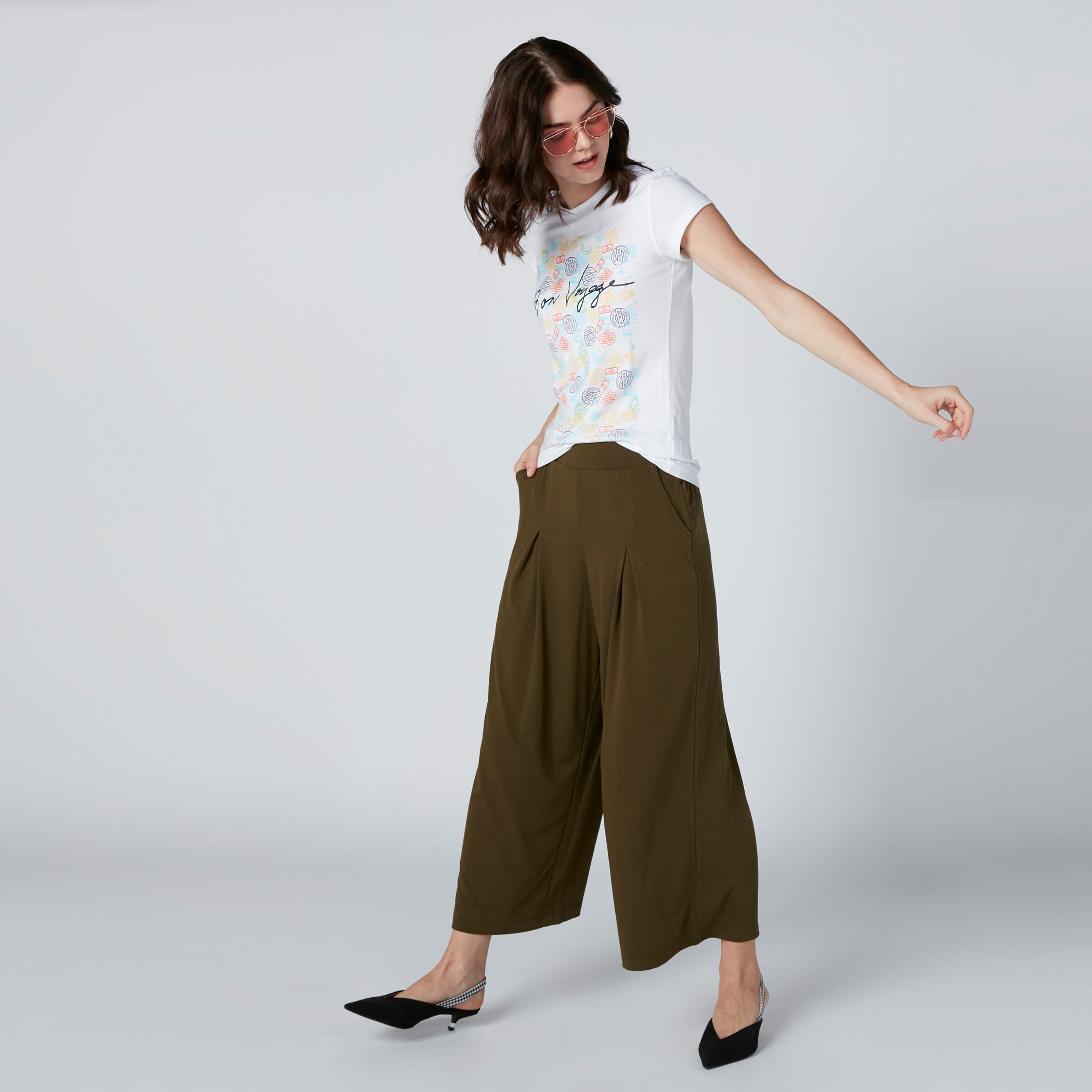 تيشيرت بياقة مستديرة وأكمام كاب وطبعات-women-clothing-tshirts-image-2