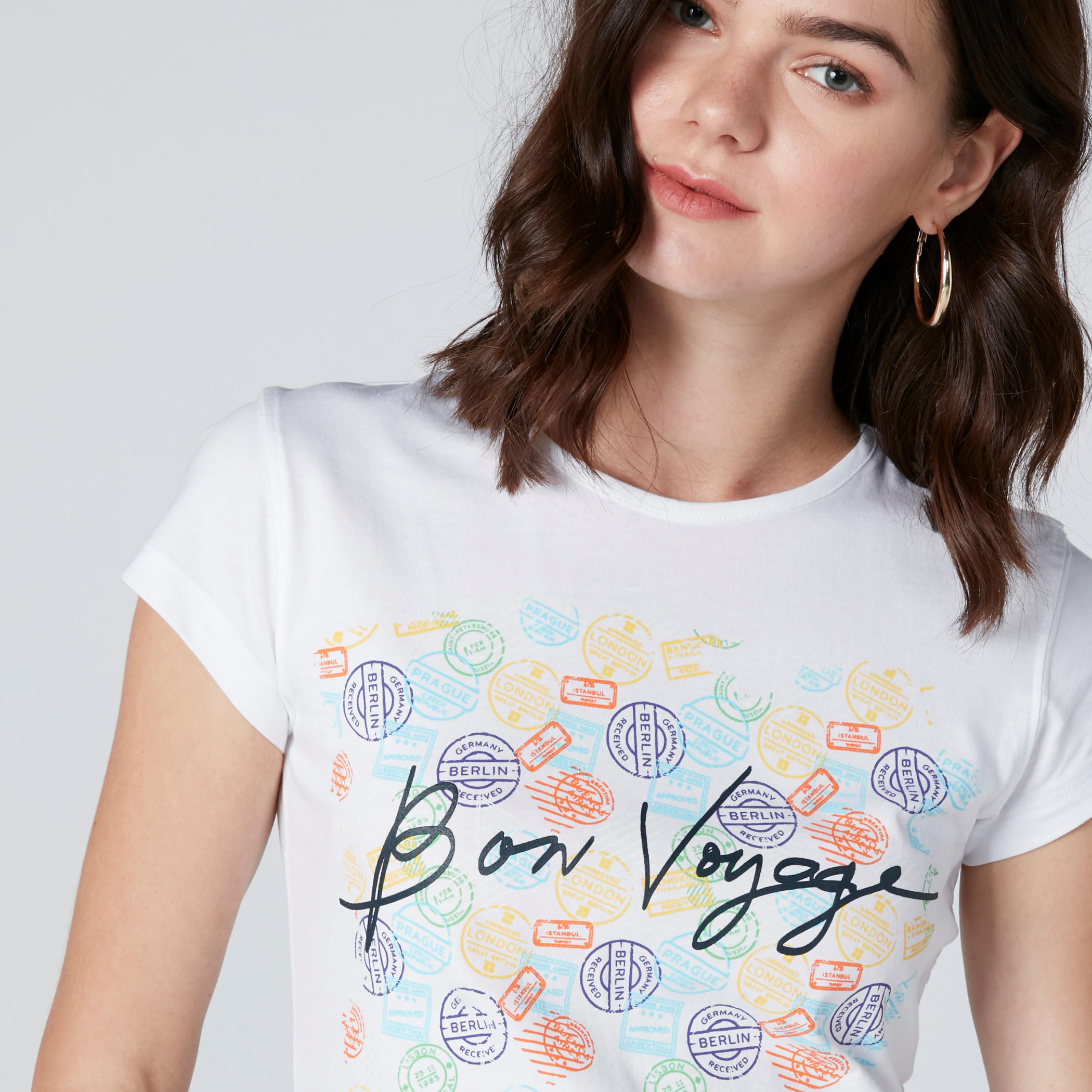 تيشيرت بياقة مستديرة وأكمام كاب وطبعات-women-clothing-tshirts-image-1