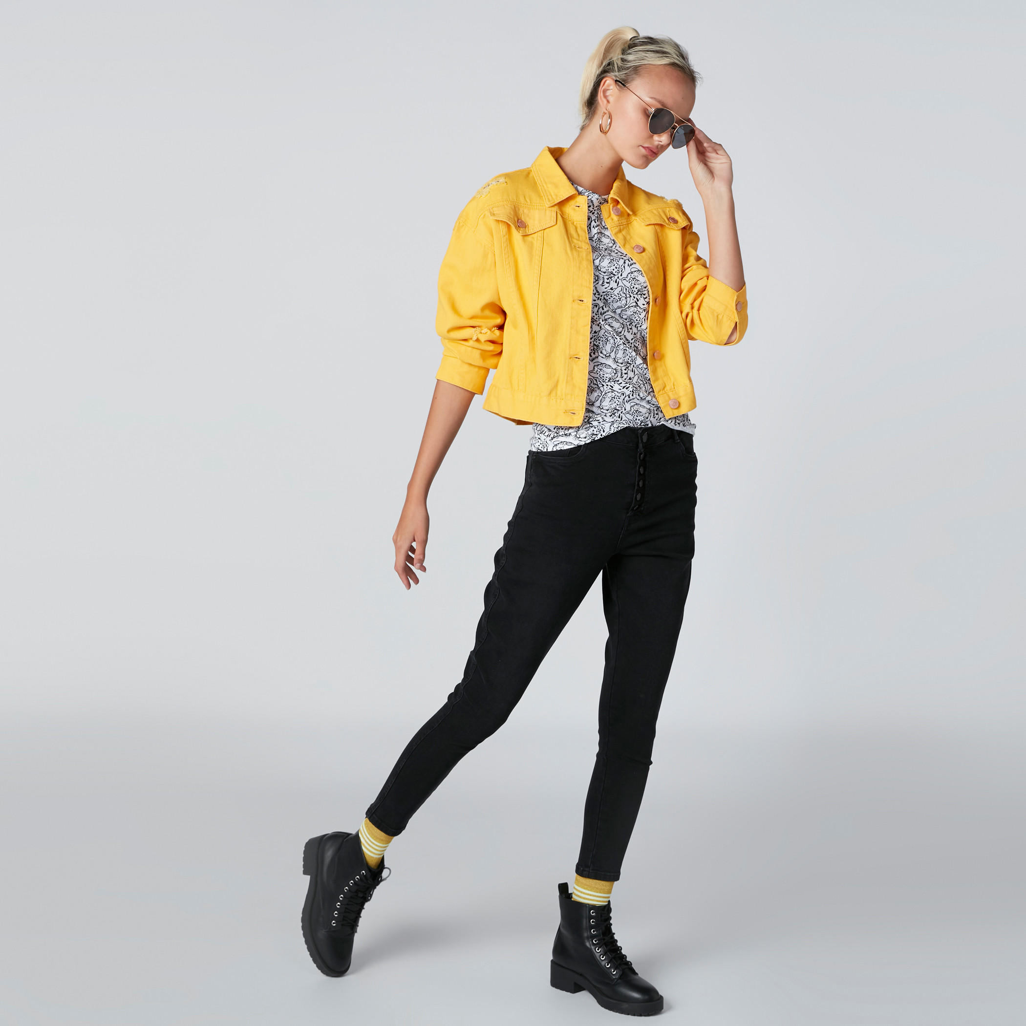 تيشيرت بياقة مستديرة وأكمام قصيرة وطبعات-women-clothing-tshirts-image-3