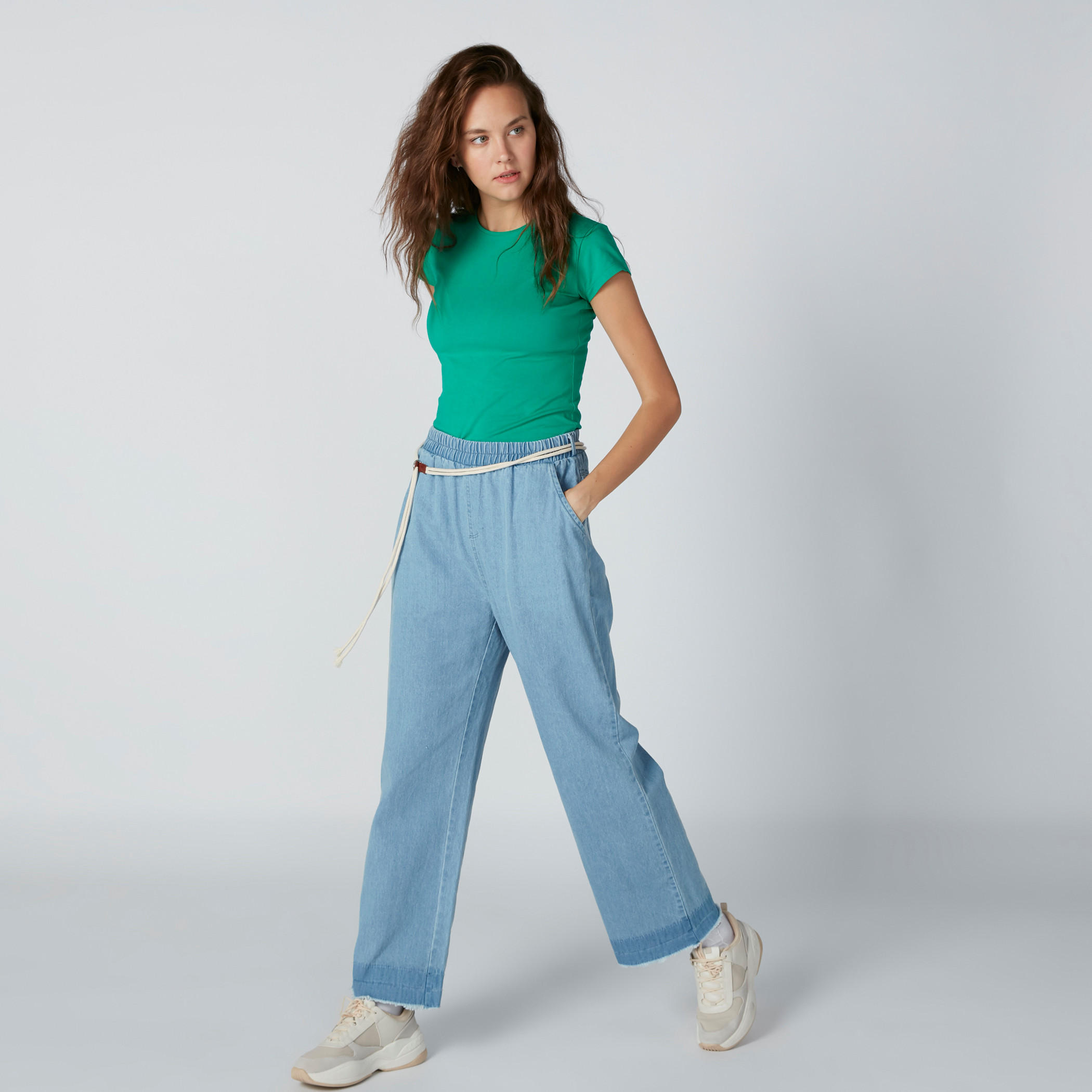 تيشيرت بياقة ضيقة وأكمام قصيرة-women-clothing-tshirts-image-1