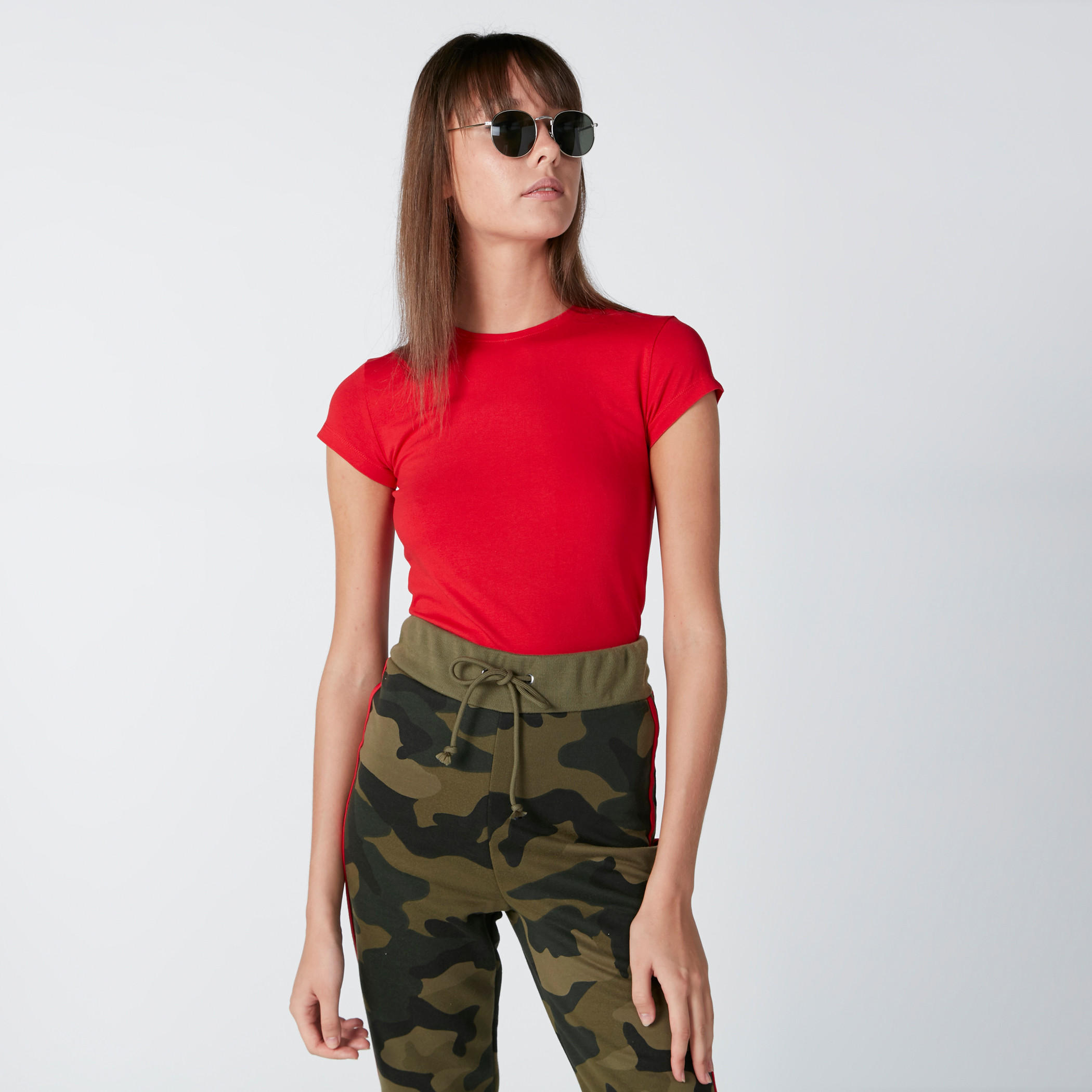 تيشيرت بياقة ضيّقة وأكمام كاب-women-clothing-tshirts-image-1