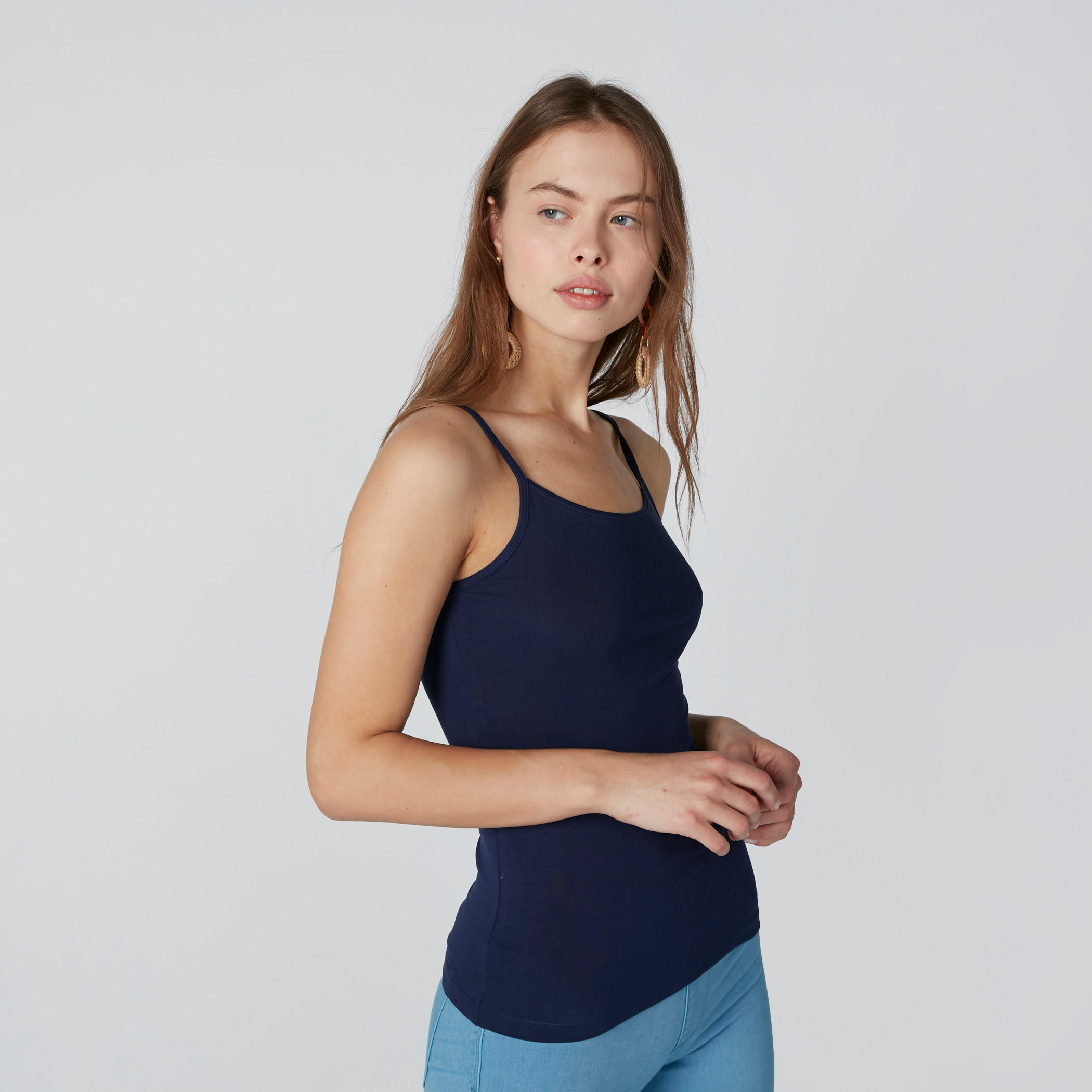 بلوزة بحمّالات رفيعة وياقة عميقة-women-clothing-tshirts-image-2