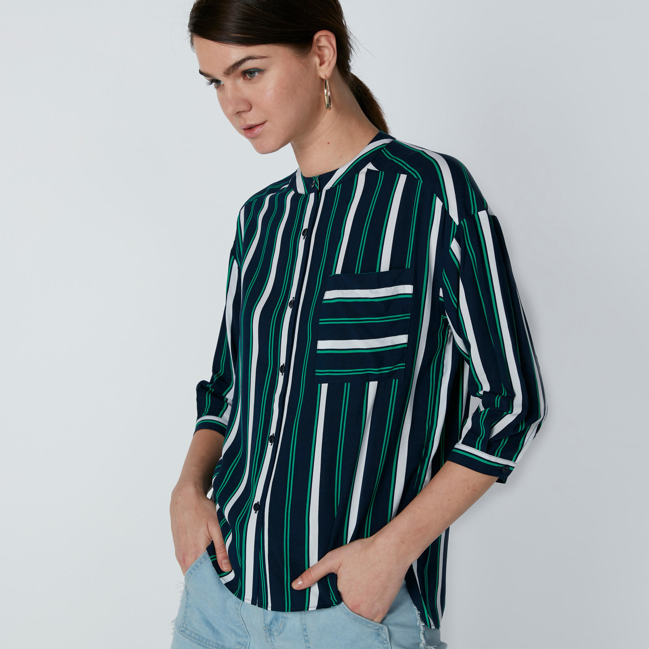 قميص مقلّم بياقة ماندارين وجيب-women-clothing-shirtsandblouses-shirts-image-1