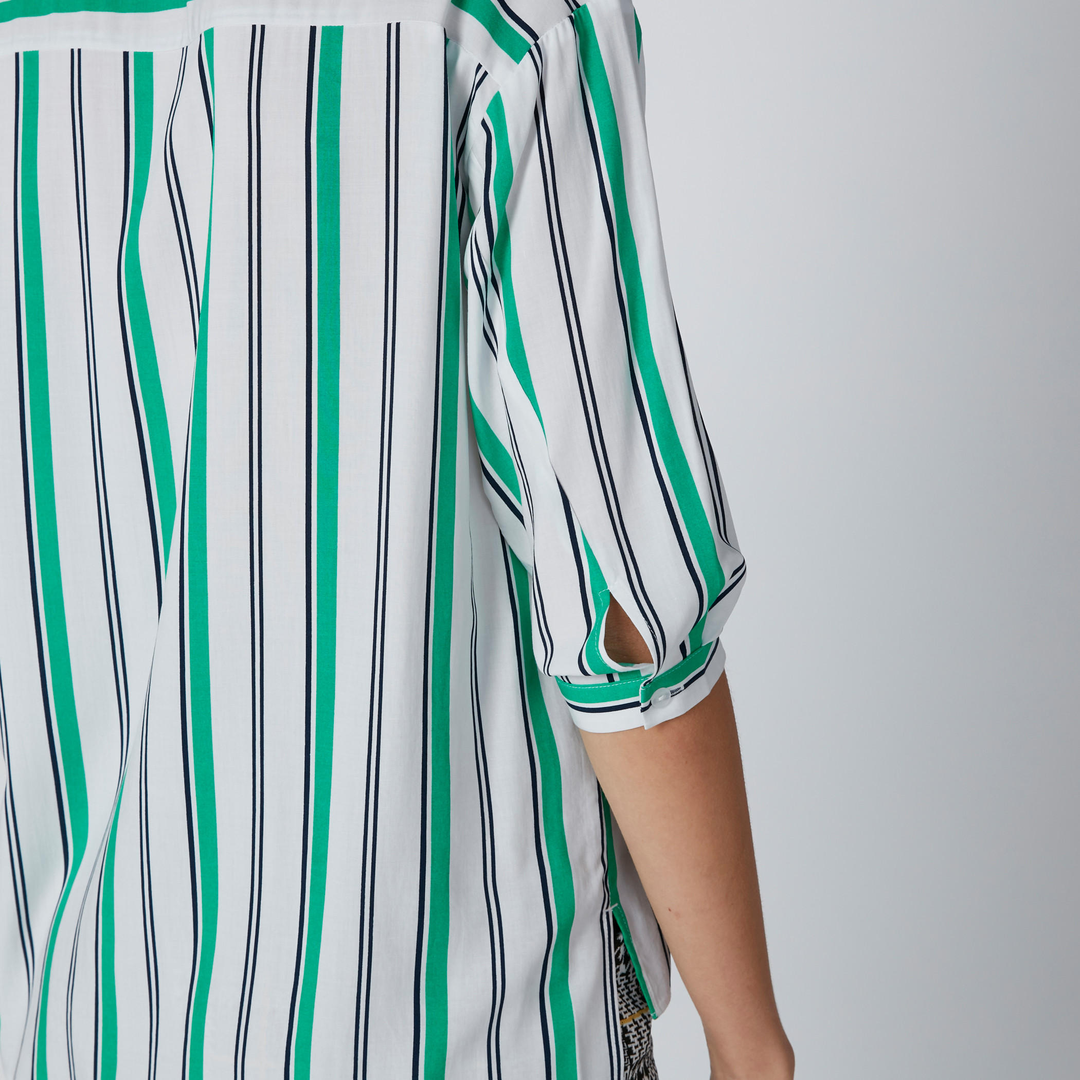 قميص مقلّم بياقة ماندارين وأكمام 3/4 وجيوب-women-clothing-shirtsandblouses-shirts-image-4