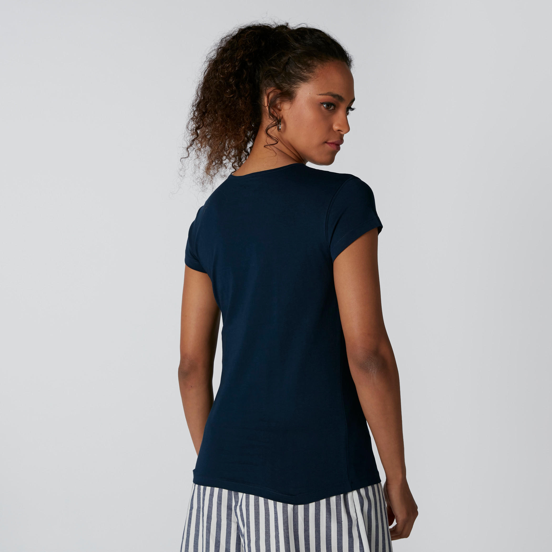 تيشيرت بياقة مستديرة وأكمام كاب وطبعات-women-clothing-tshirts-image-2