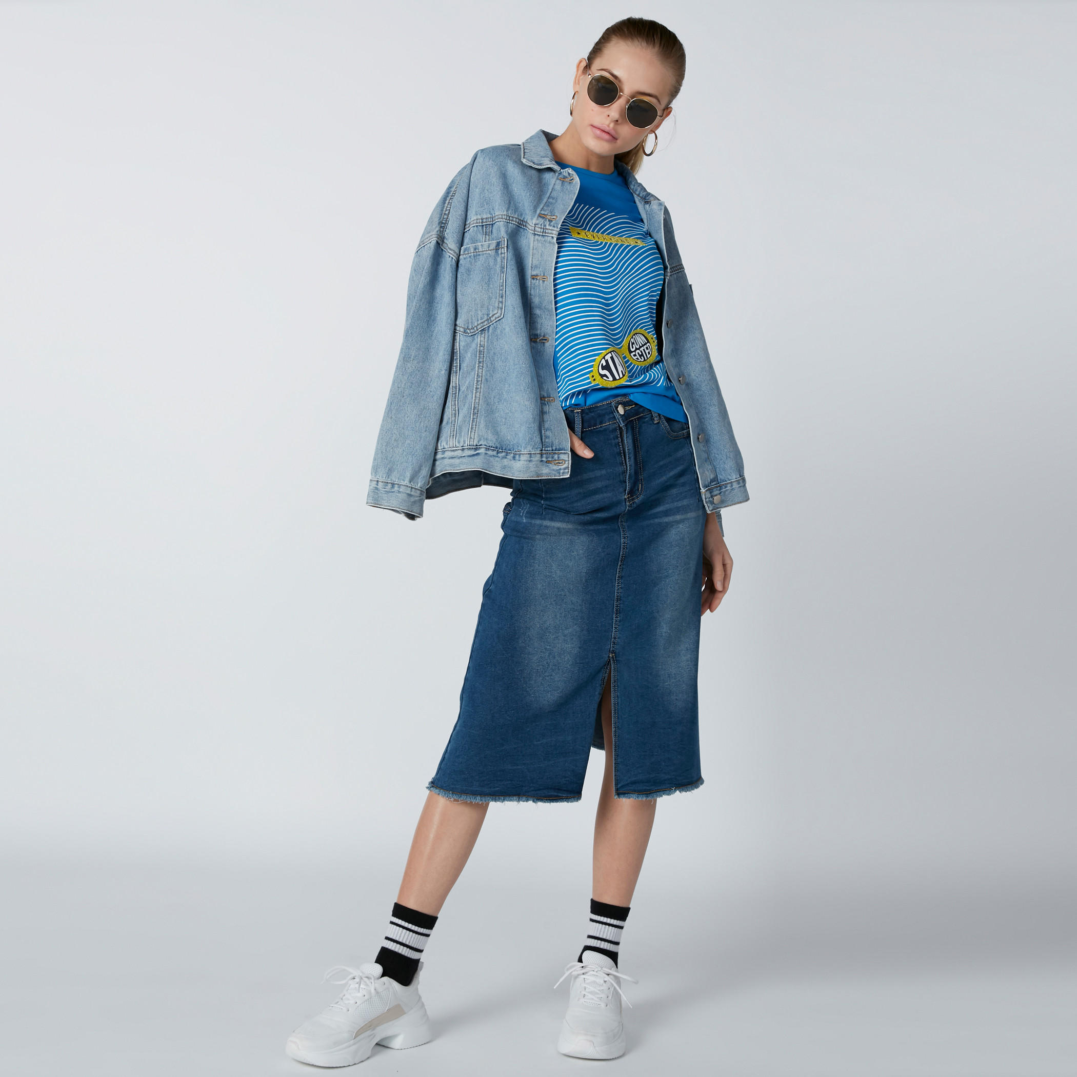 تيشيرت سليم فيت بياقة مستديرة وأكمام قصيرة وطبعات-women-clothing-tshirts-image-1