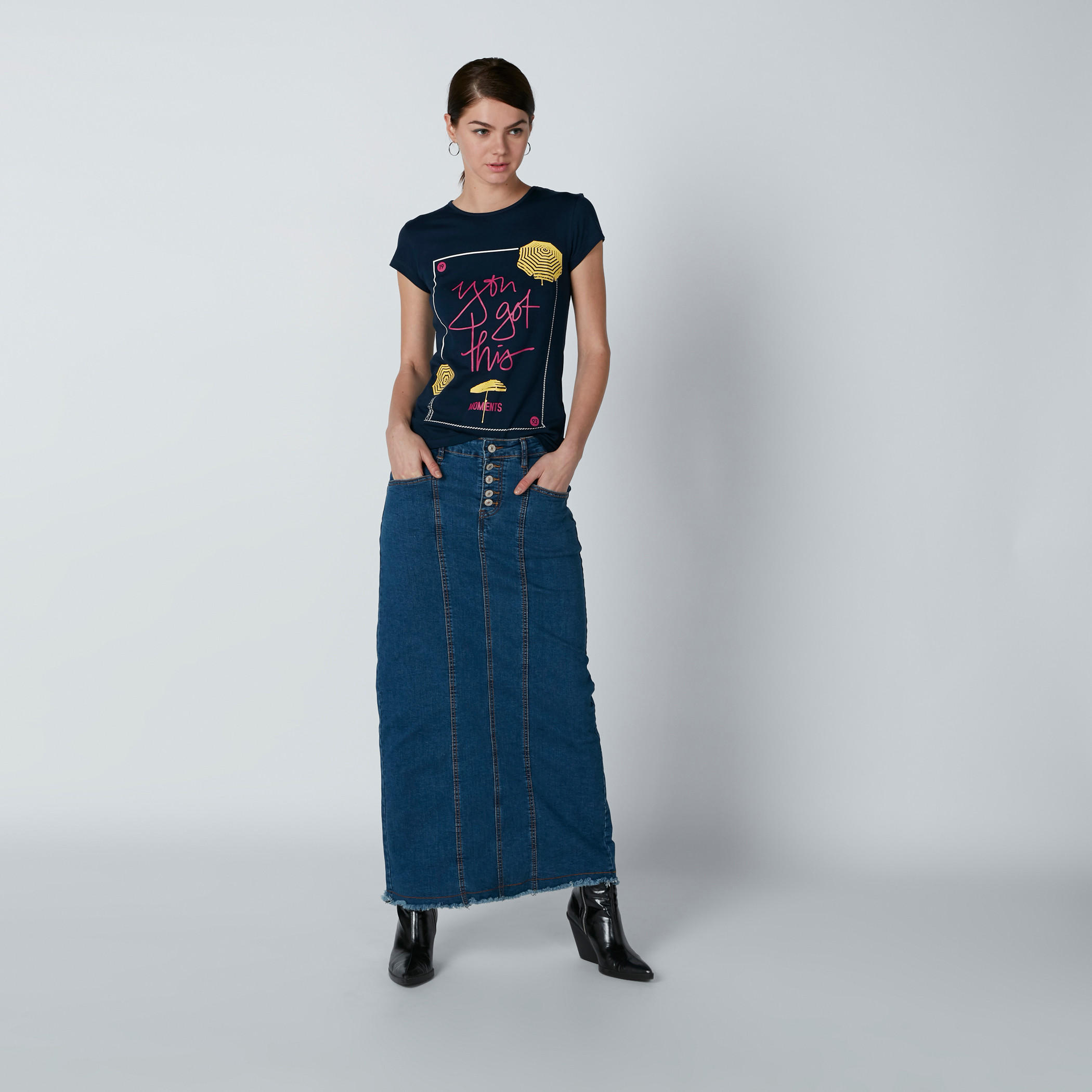 تيشيرت بياقة مستديرة وأكمام كاب وطبعات-women-clothing-tshirts-image-3