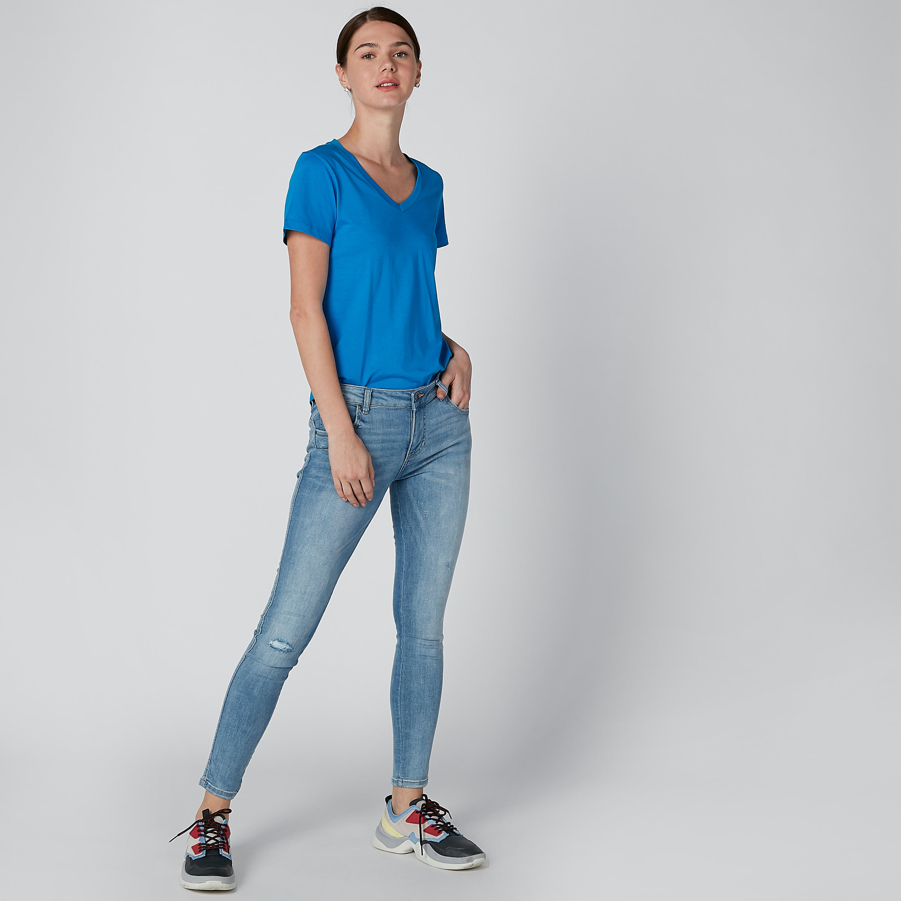 Solid T-Shirt with V-neck and Asymmetric Hem-women-clothing-tshirts-image-3