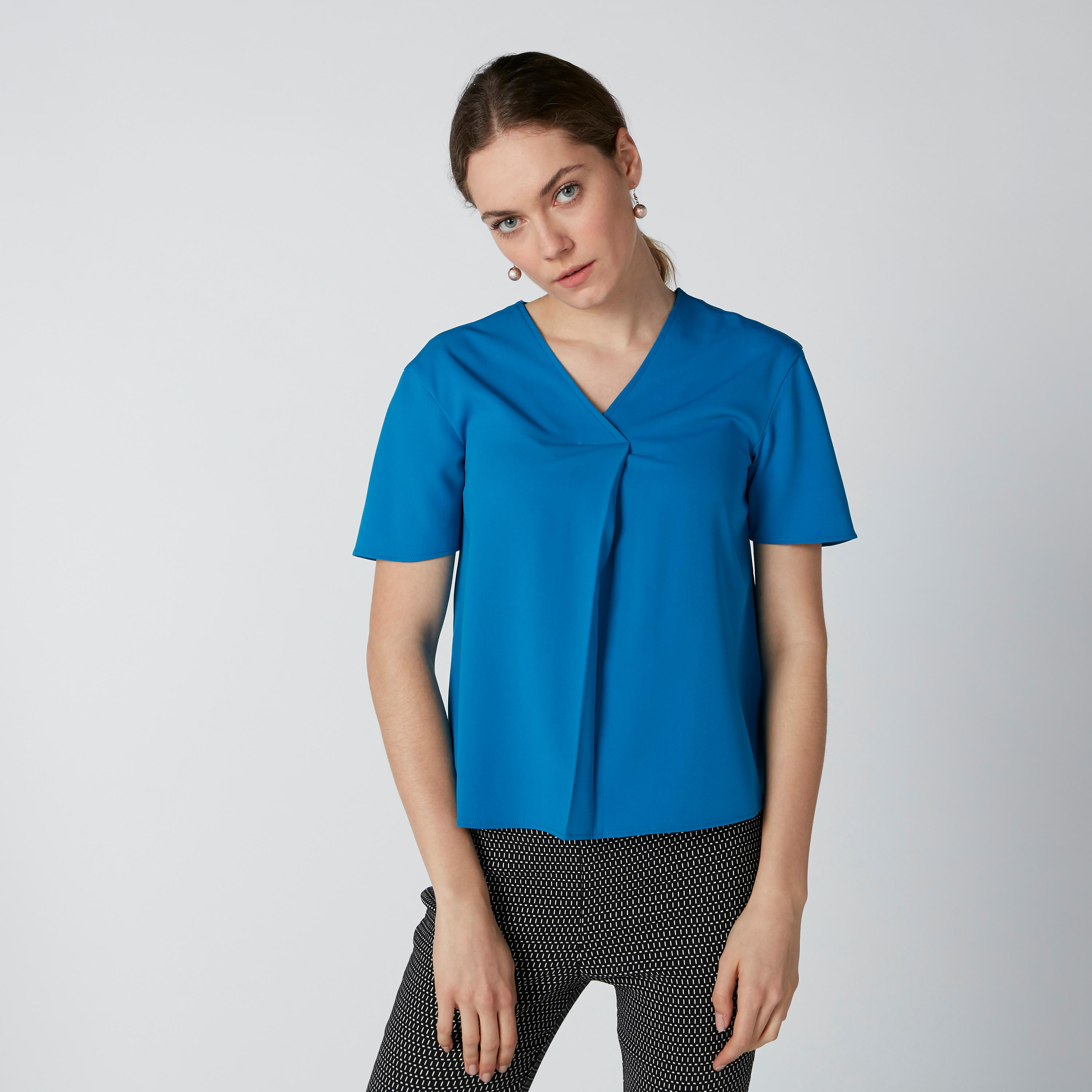 بلوزة بياقة V وأكمام قصيرة-women-clothing-shirtsandblouses-blouses-image-2