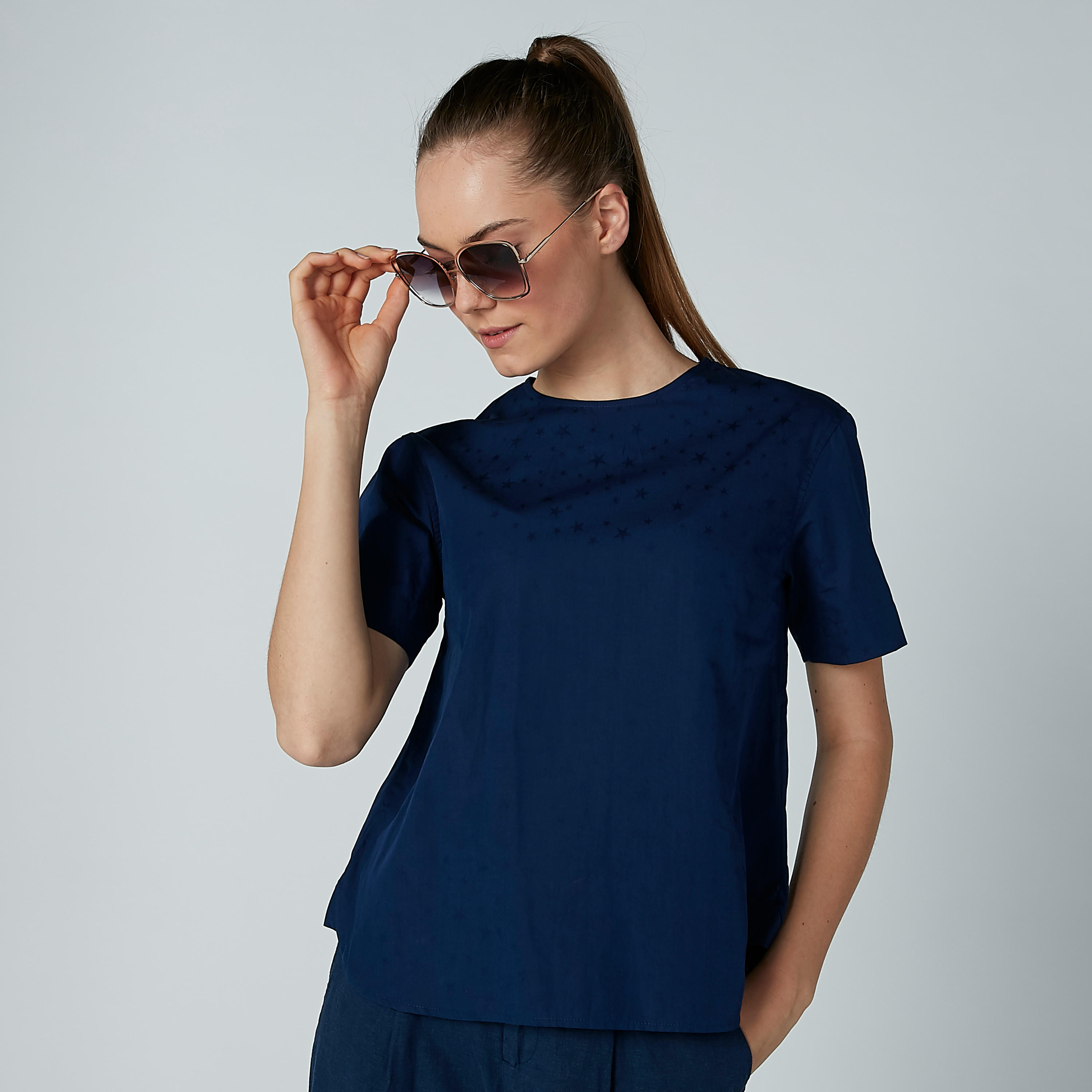 بلوزة بياقة مستديرة وأكمام قصيرة وطبعات-women-clothing-shirtsandblouses-blouses-image-2