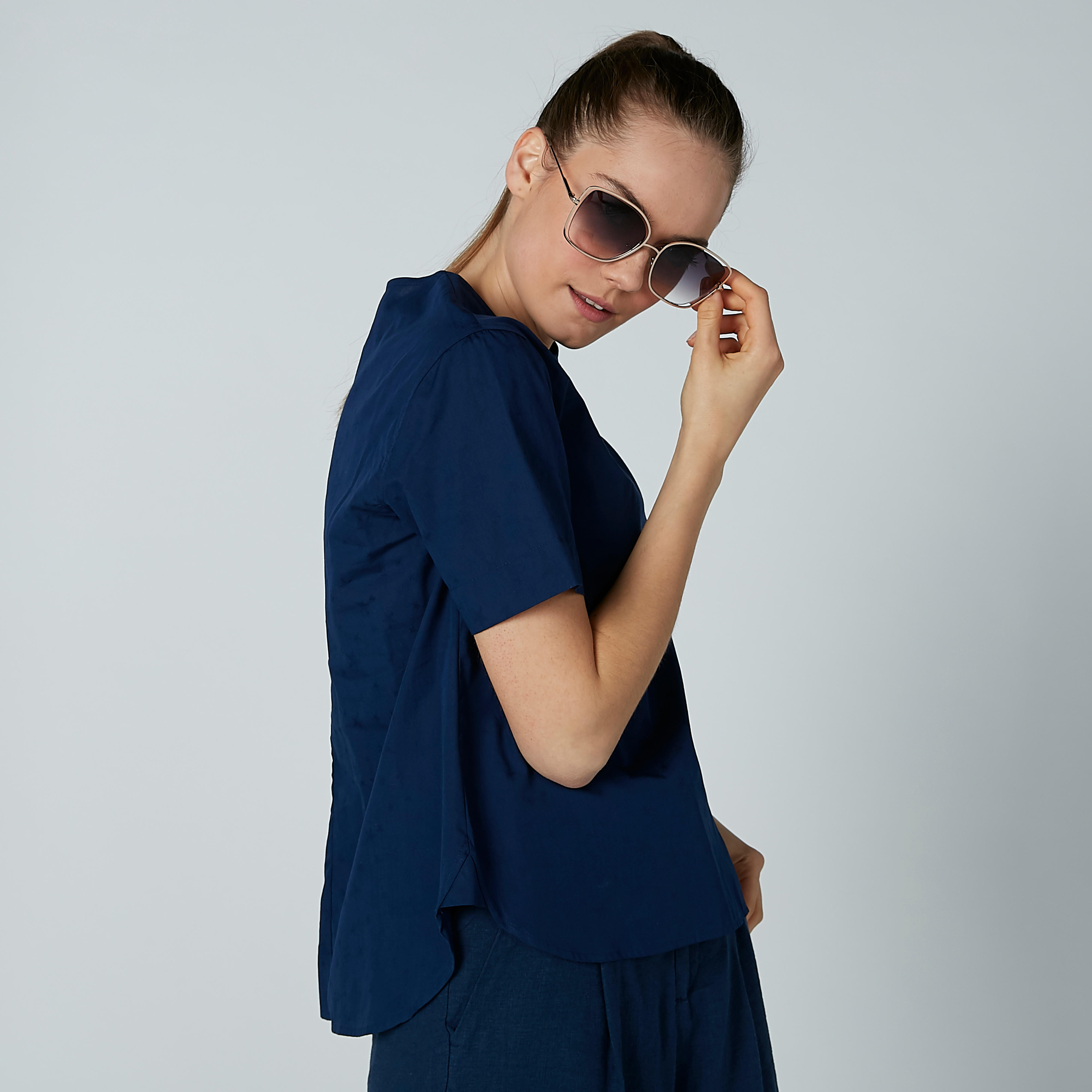 بلوزة بياقة مستديرة وأكمام قصيرة وطبعات-women-clothing-shirtsandblouses-blouses-image-4