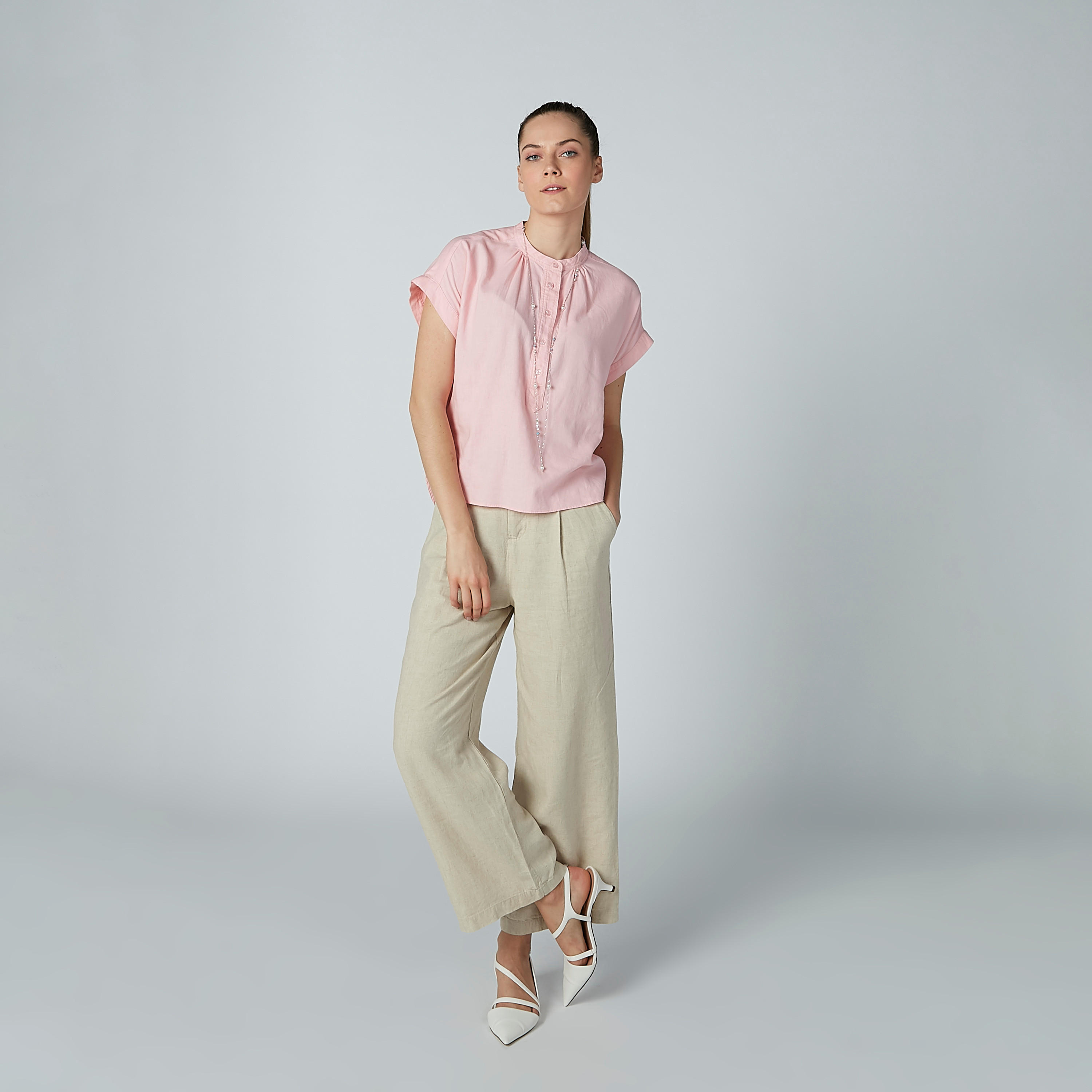 بلوزة سادة بياقة هينلي وأكمام كاب-women-clothing-shirtsandblouses-blouses-image-1