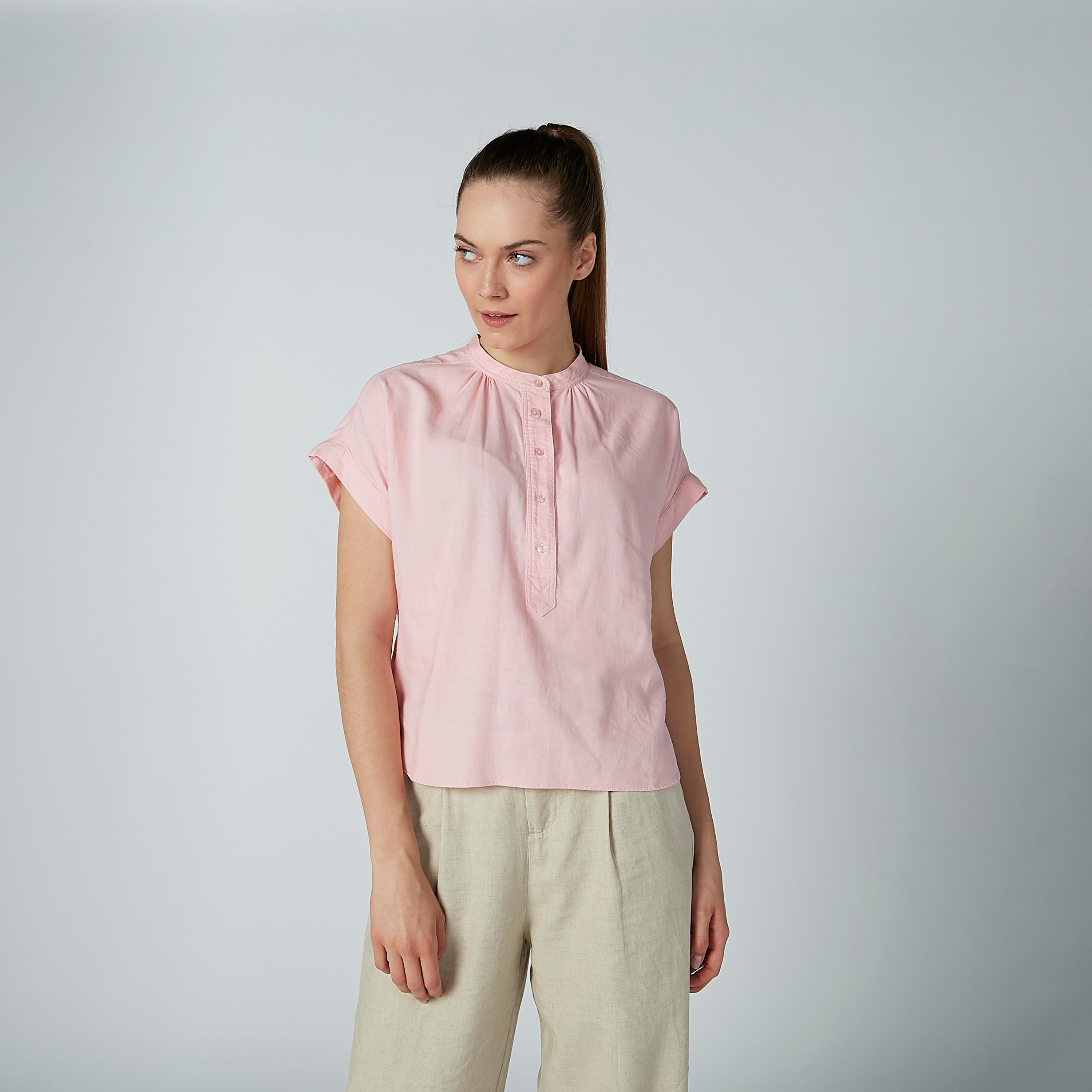 بلوزة سادة بياقة هينلي وأكمام كاب-women-clothing-shirtsandblouses-blouses-image-3
