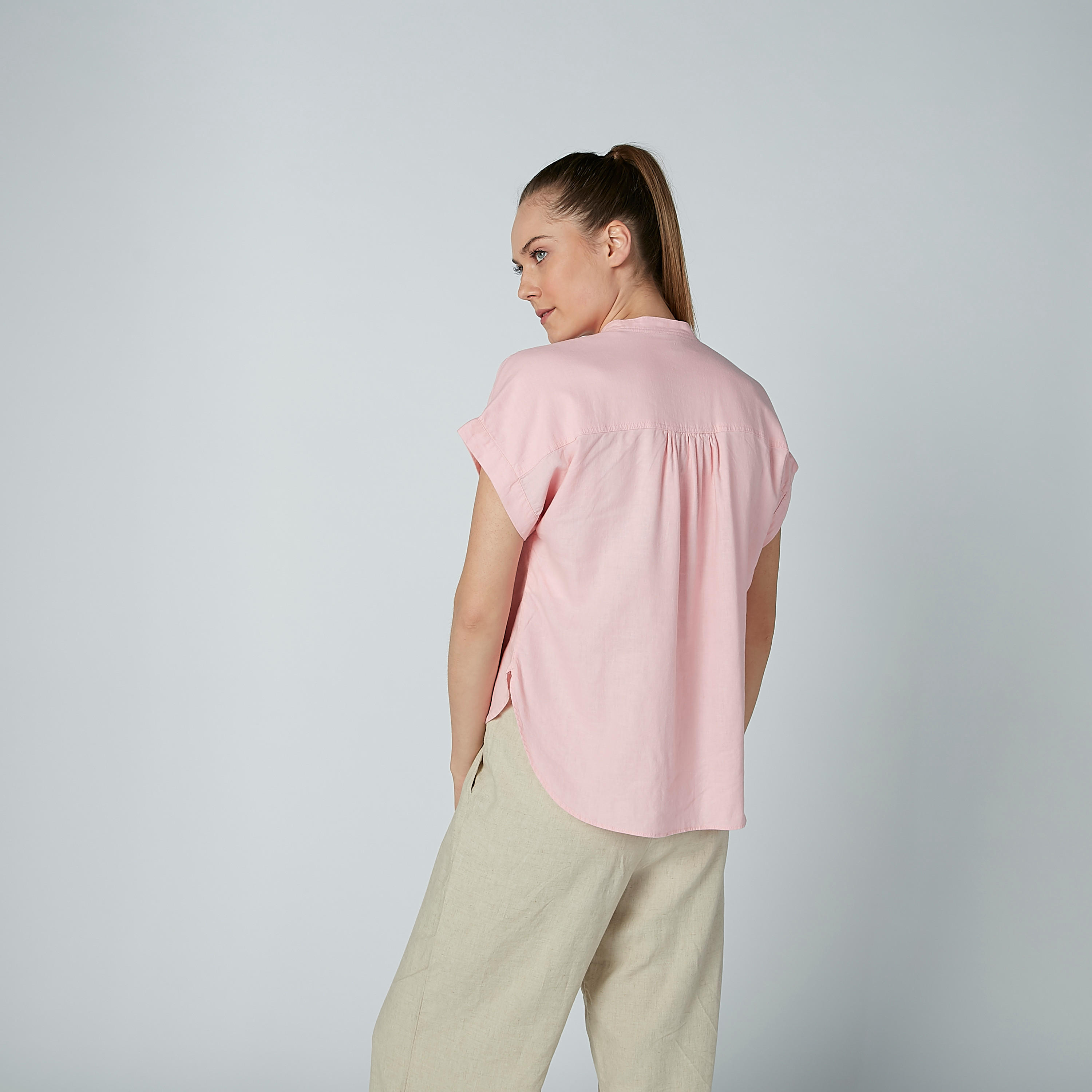 بلوزة سادة بياقة هينلي وأكمام كاب-women-clothing-shirtsandblouses-blouses-image-4
