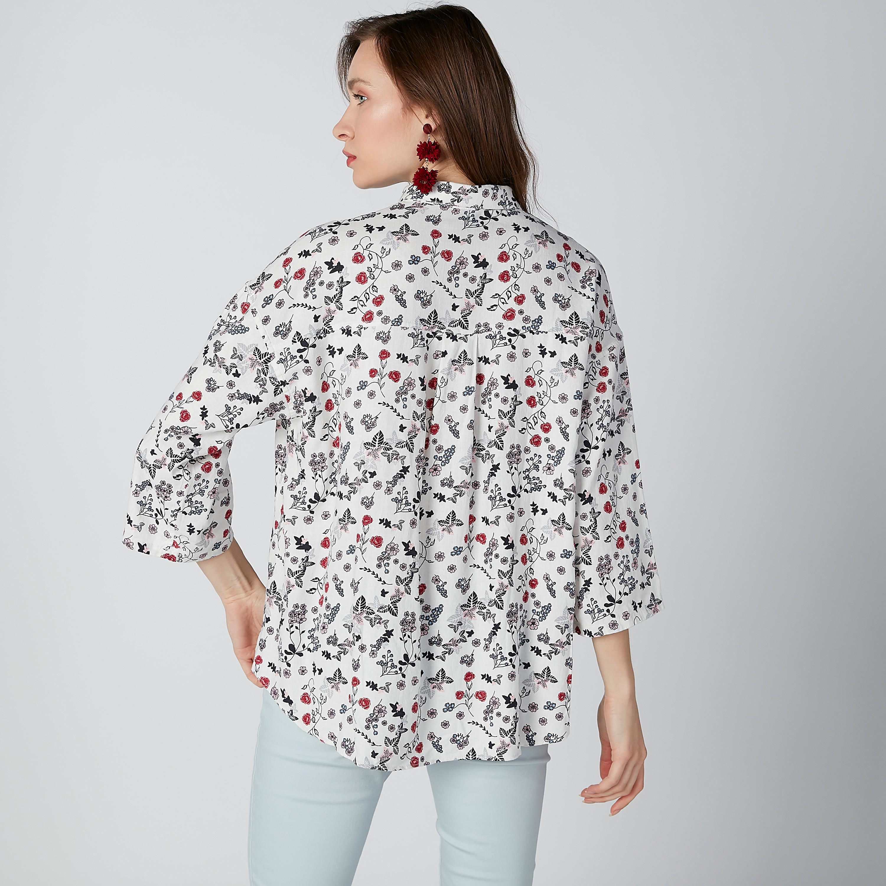 تيشيرت بأكتاف منسدلة وطبعات زهرية-women-clothing-shirtsandblouses-blouses-image-2