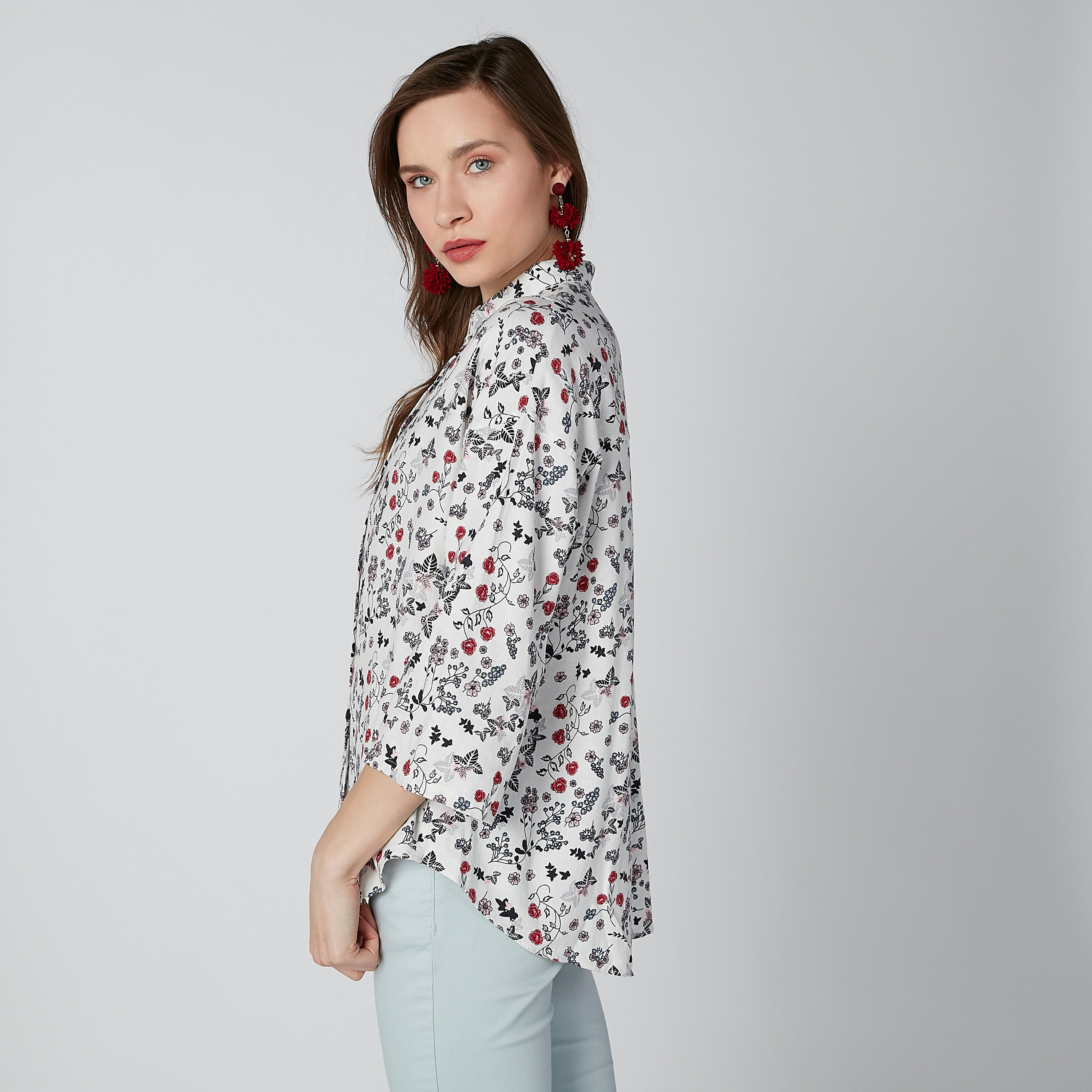تيشيرت بأكتاف منسدلة وطبعات زهرية-women-clothing-shirtsandblouses-blouses-image-4