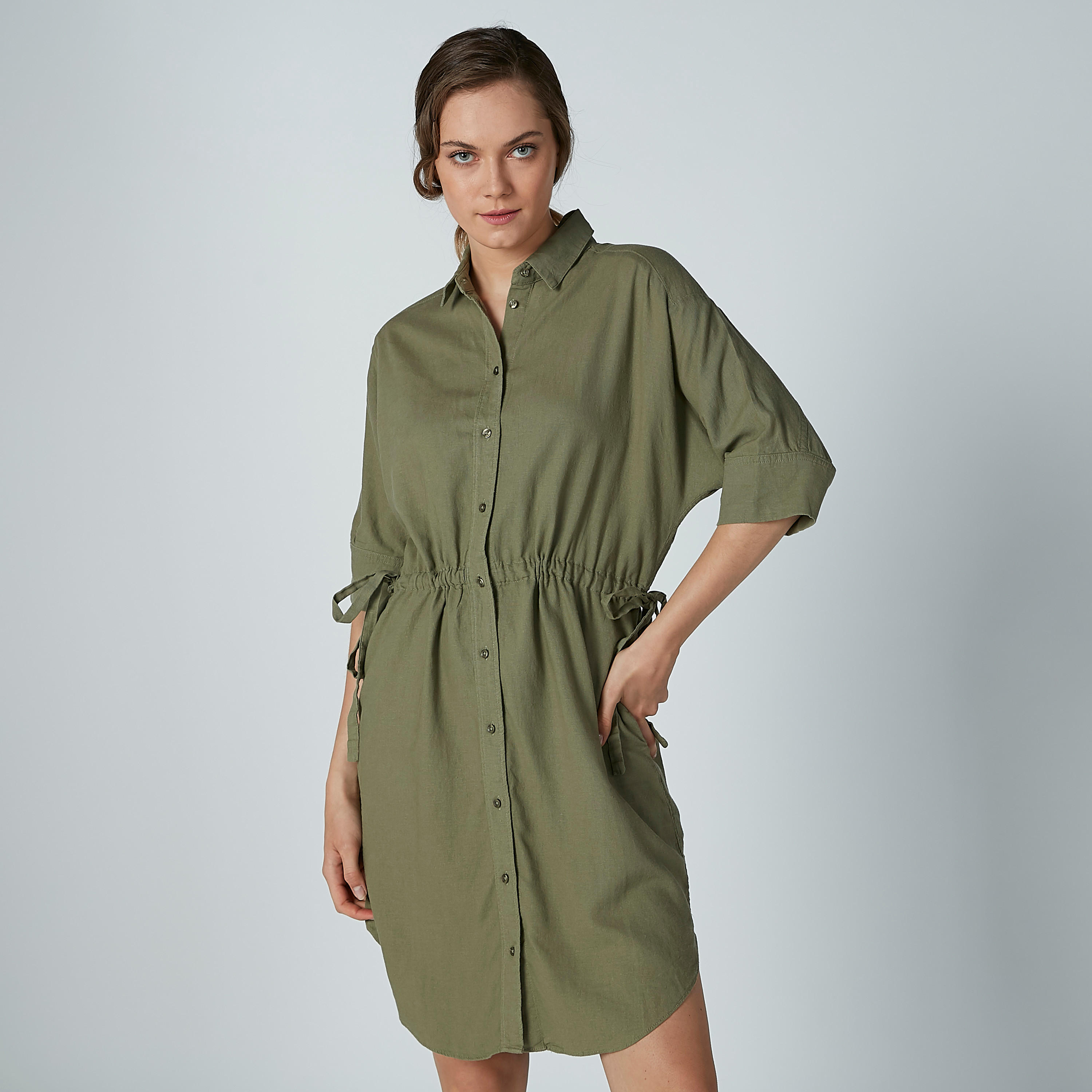 فستان قميص سادة متوسط الطول بأكمام قصيرة ورباط-women-clothing-dresses-image-2
