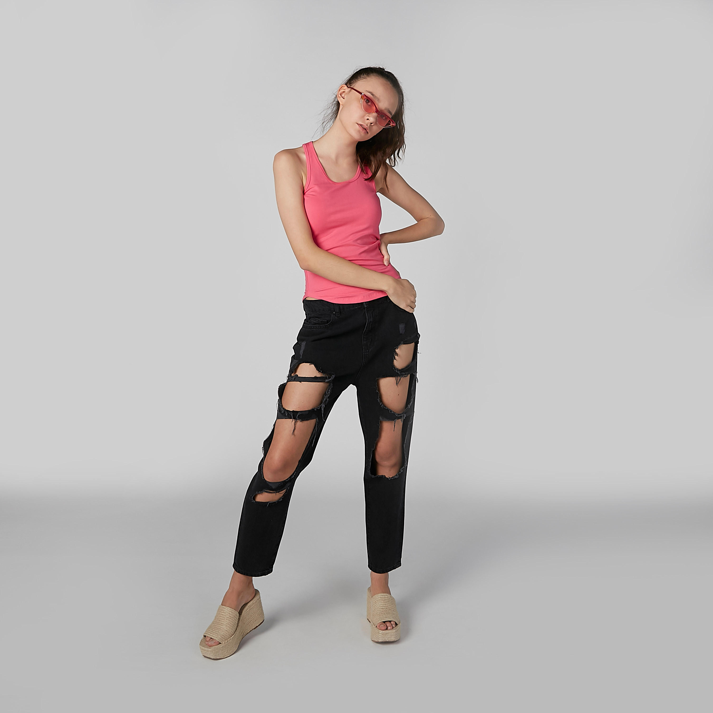 فيست سادة بظهر ريسر وياقة عميقة-women-clothing-tshirts-image-4