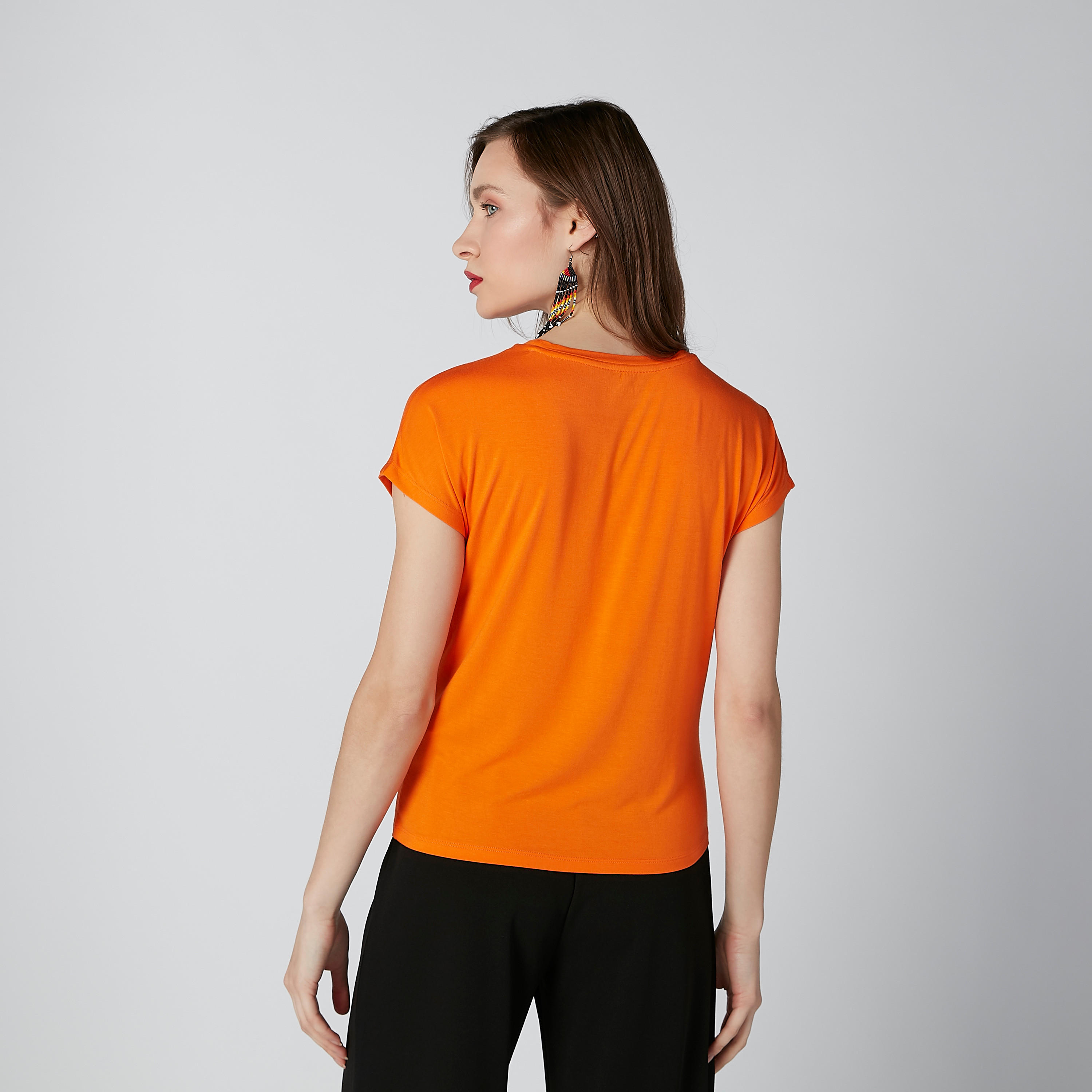 تيشيرت سادة بياقة مستديرة وأكمام قصيرة-women-clothing-tshirts-image-2