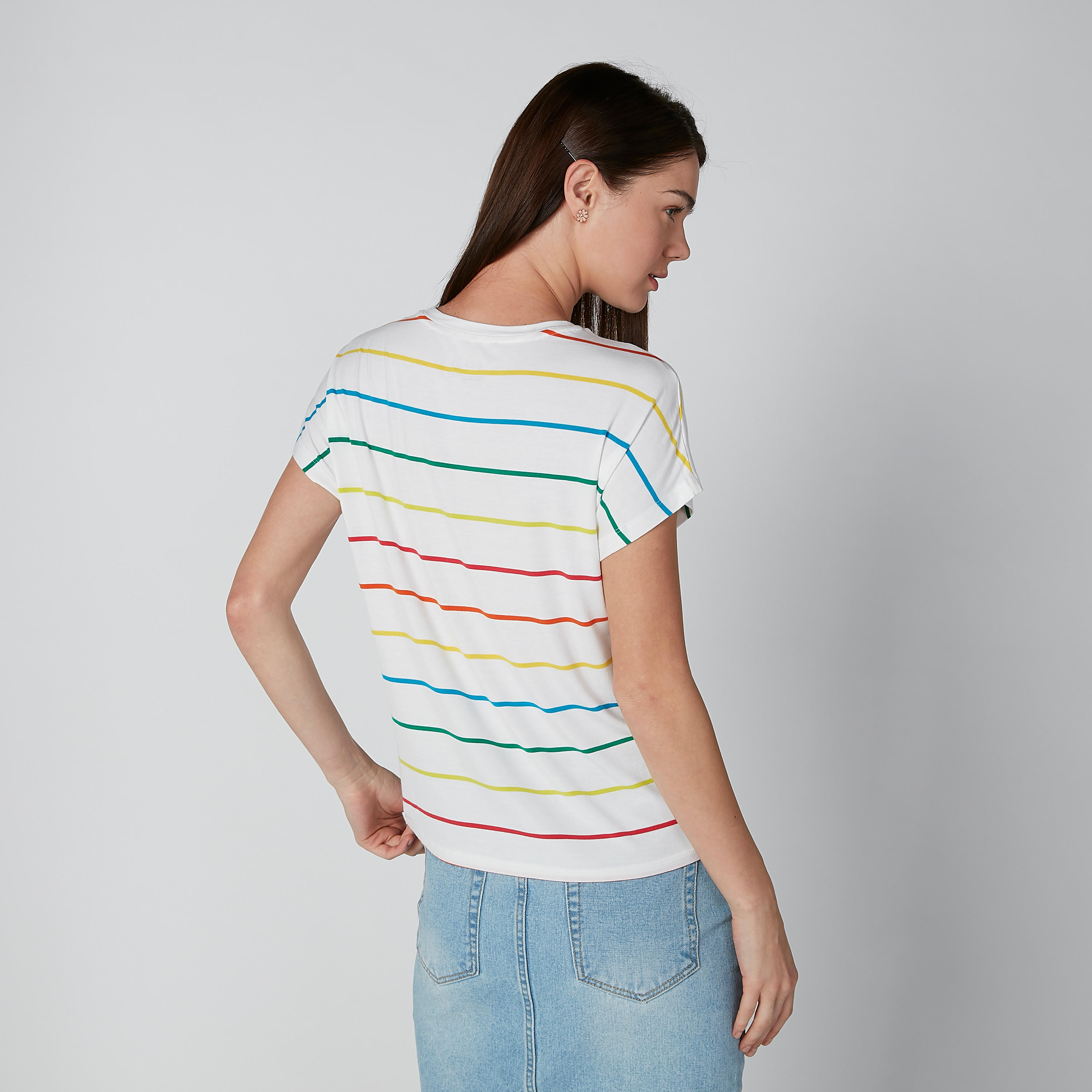 تيشيرت مقلّم بياقة مستديرة وأكمام كاب متصلة-women-clothing-tshirts-image-2