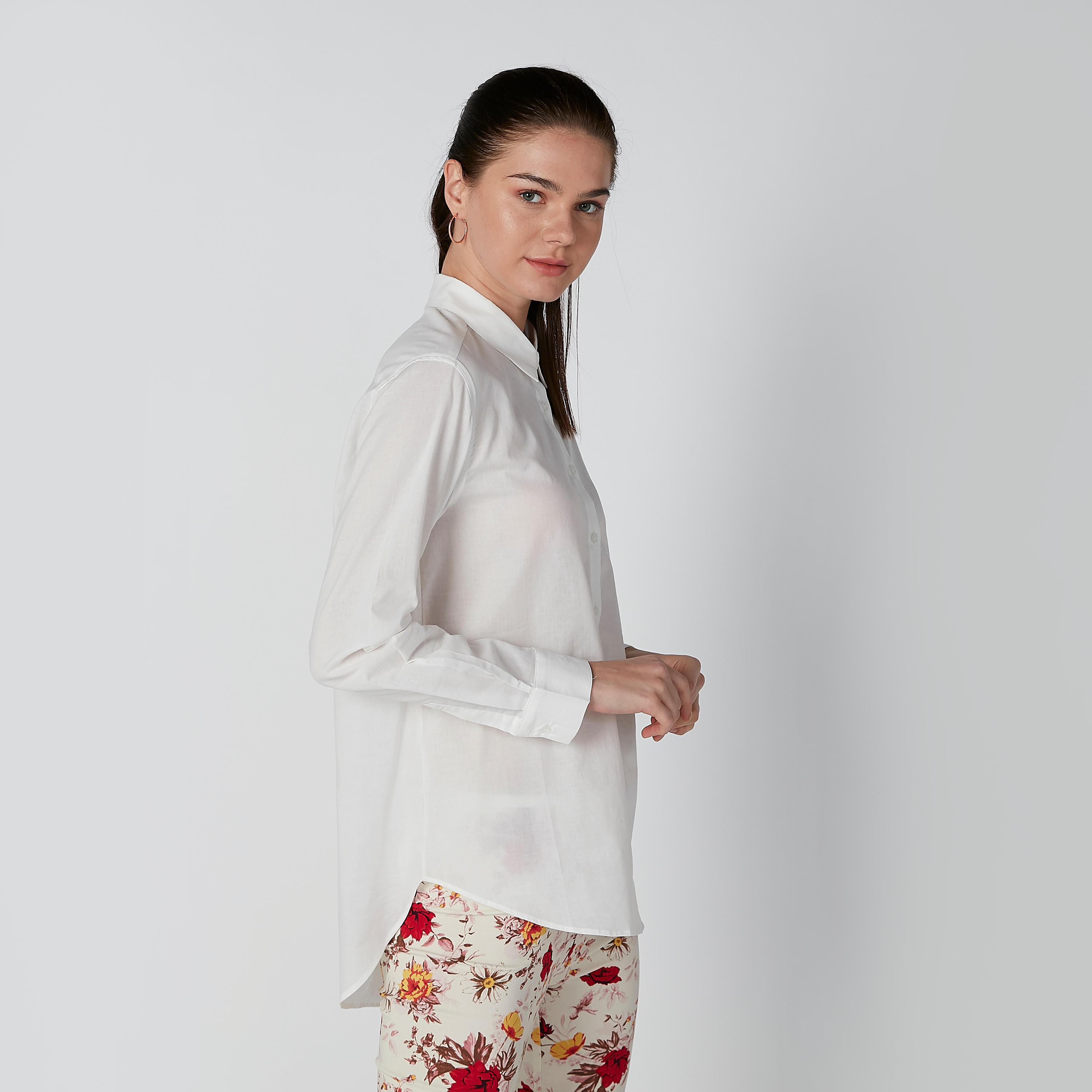 قميص سادة بأكمام طويلة وأزرار-women-clothing-shirtsandblouses-shirts-image-4