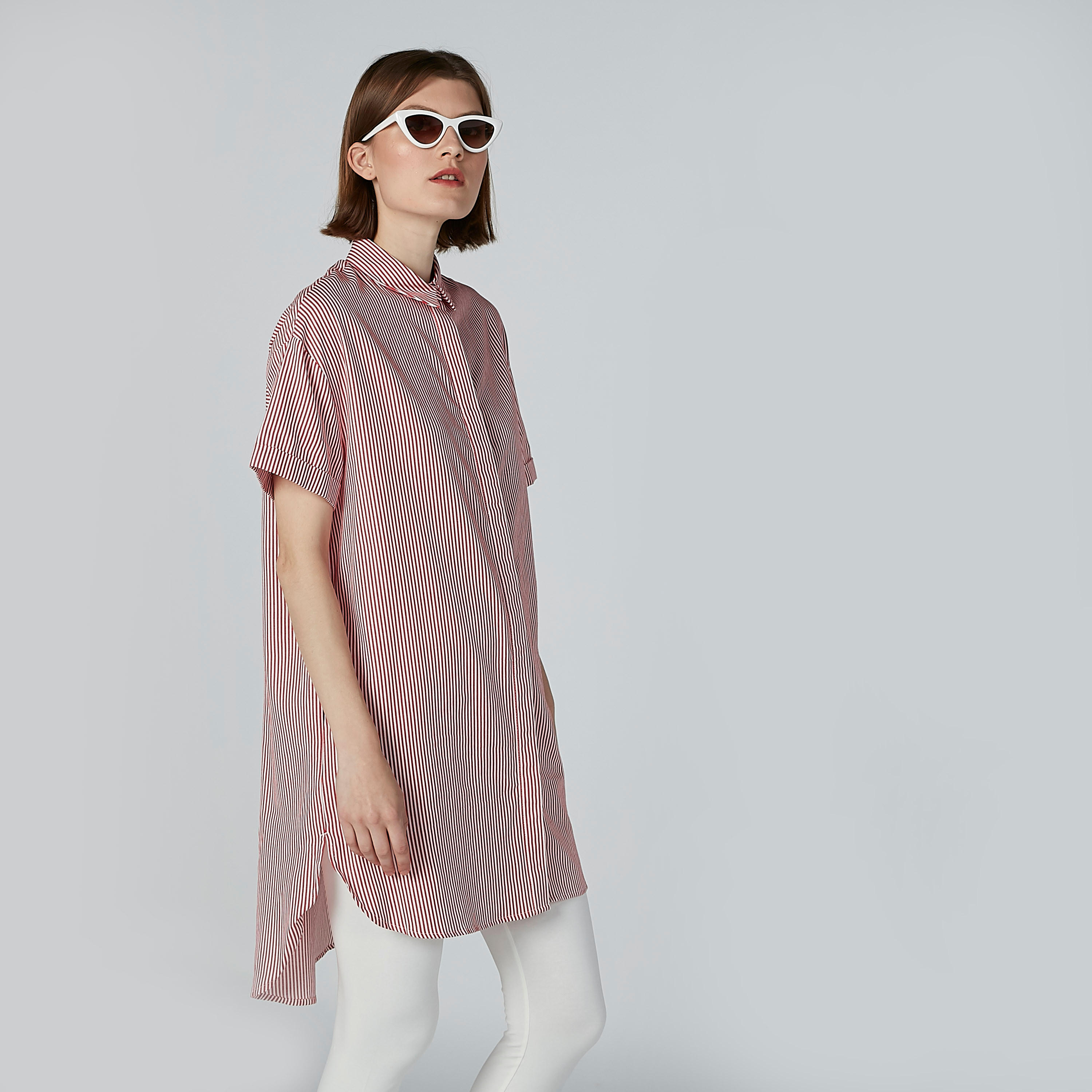 قميص طويل مقلّم بأكمام قصيرة وأزرار-women-clothing-shirtsandblouses-blouses-image-3