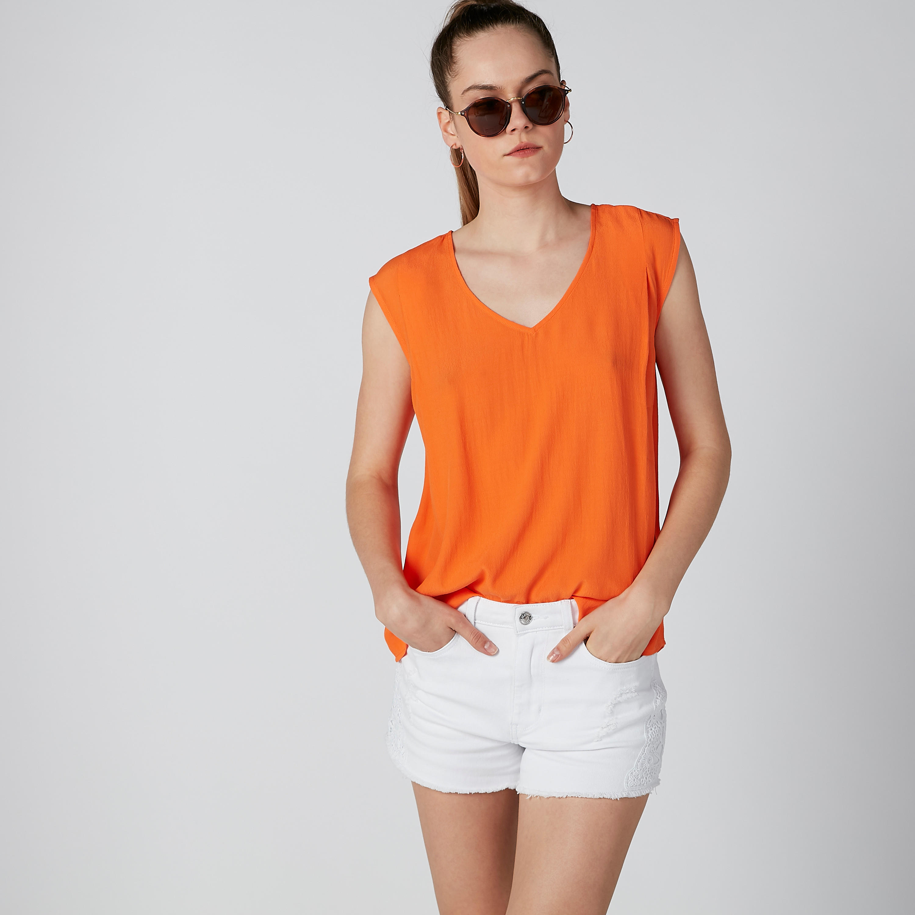 بلوزة دون أكمام بياقة V-women-clothing-shirtsandblouses-blouses-image-4