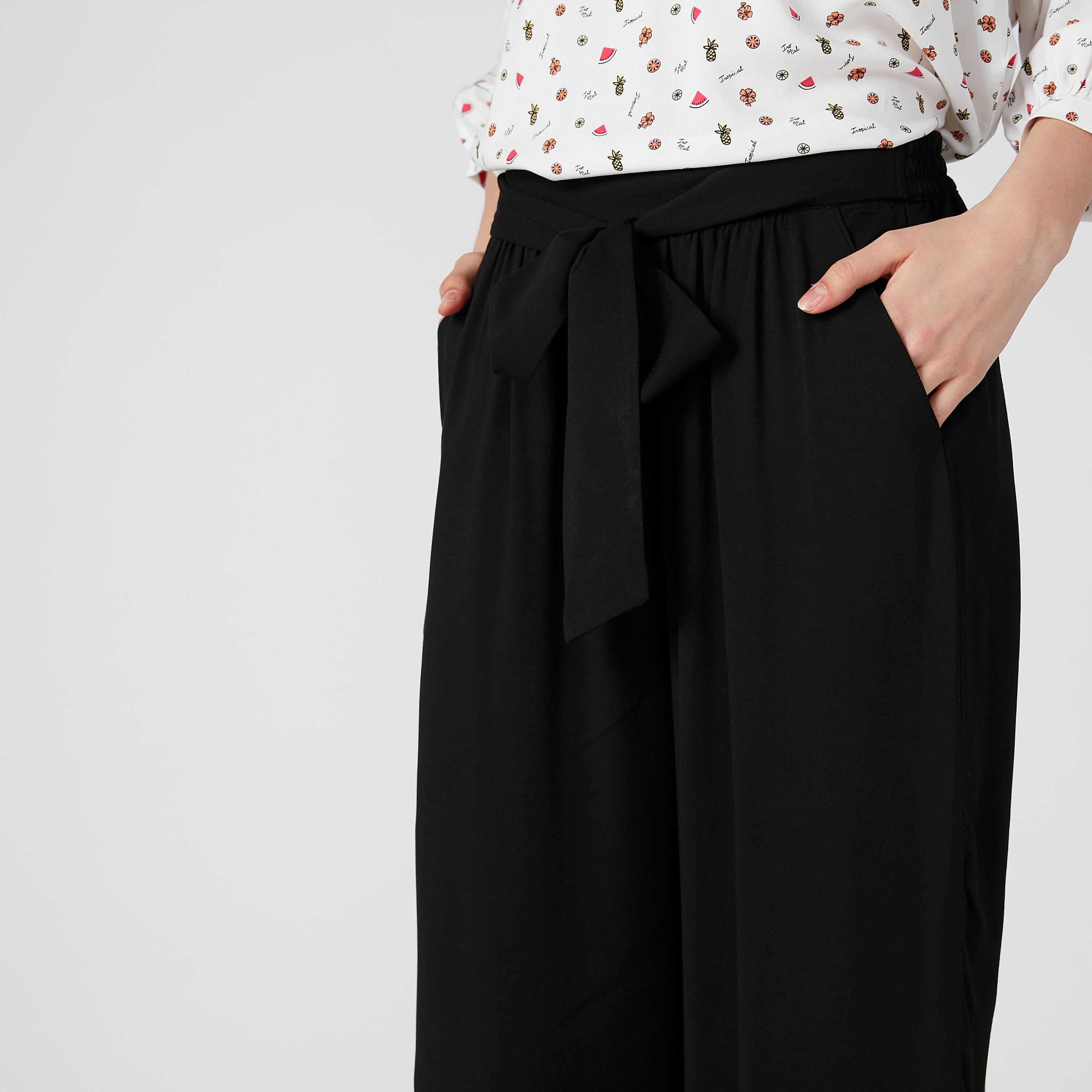بنطال بالازو سادة بقصّة واسعة وجيوب ورباط-women-clothing-bottoms-trousers-image-5