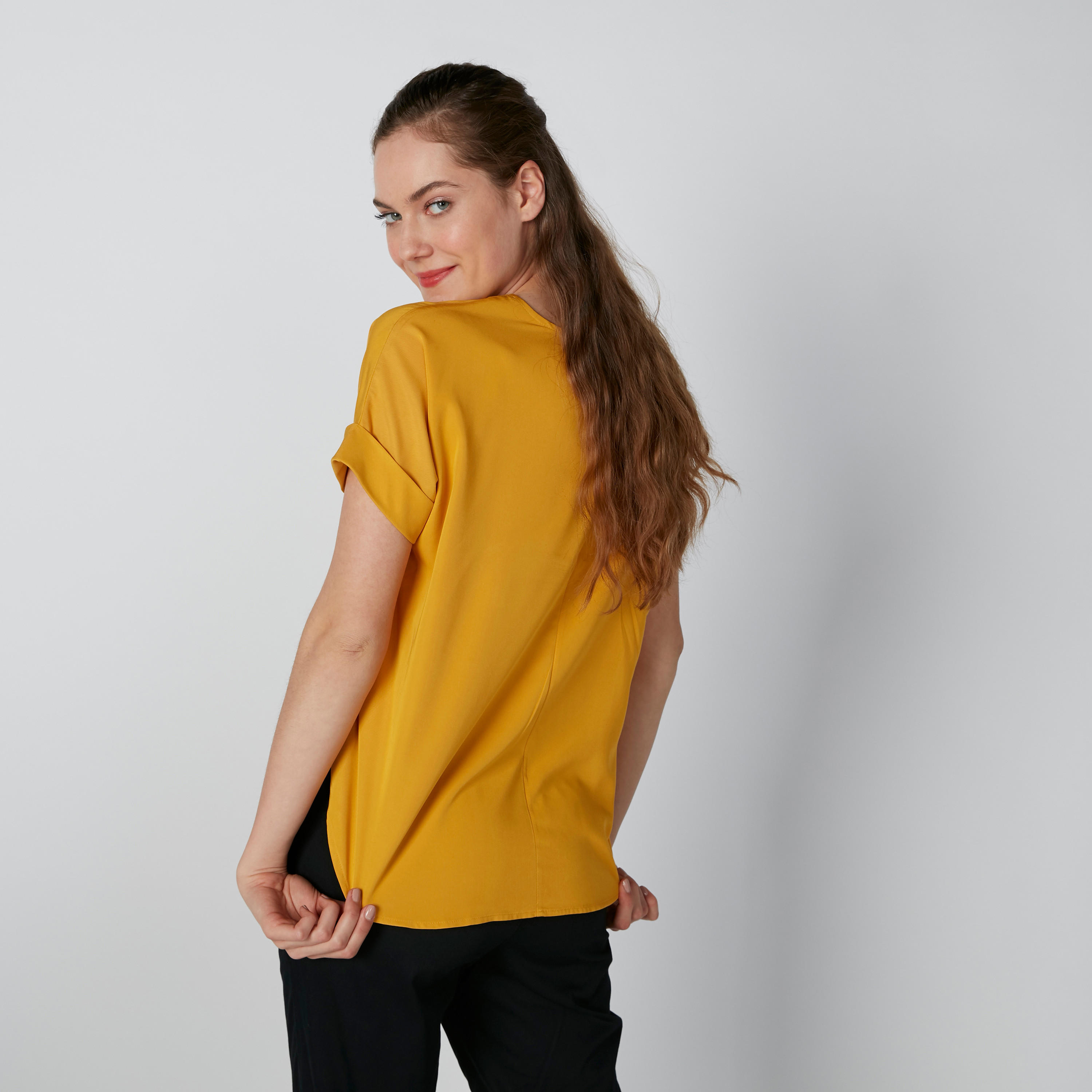 بلوزة بياقة مستديرة وأكمام متصلة وحوّاف منحنية-women-clothing-shirtsandblouses-blouses-image-2