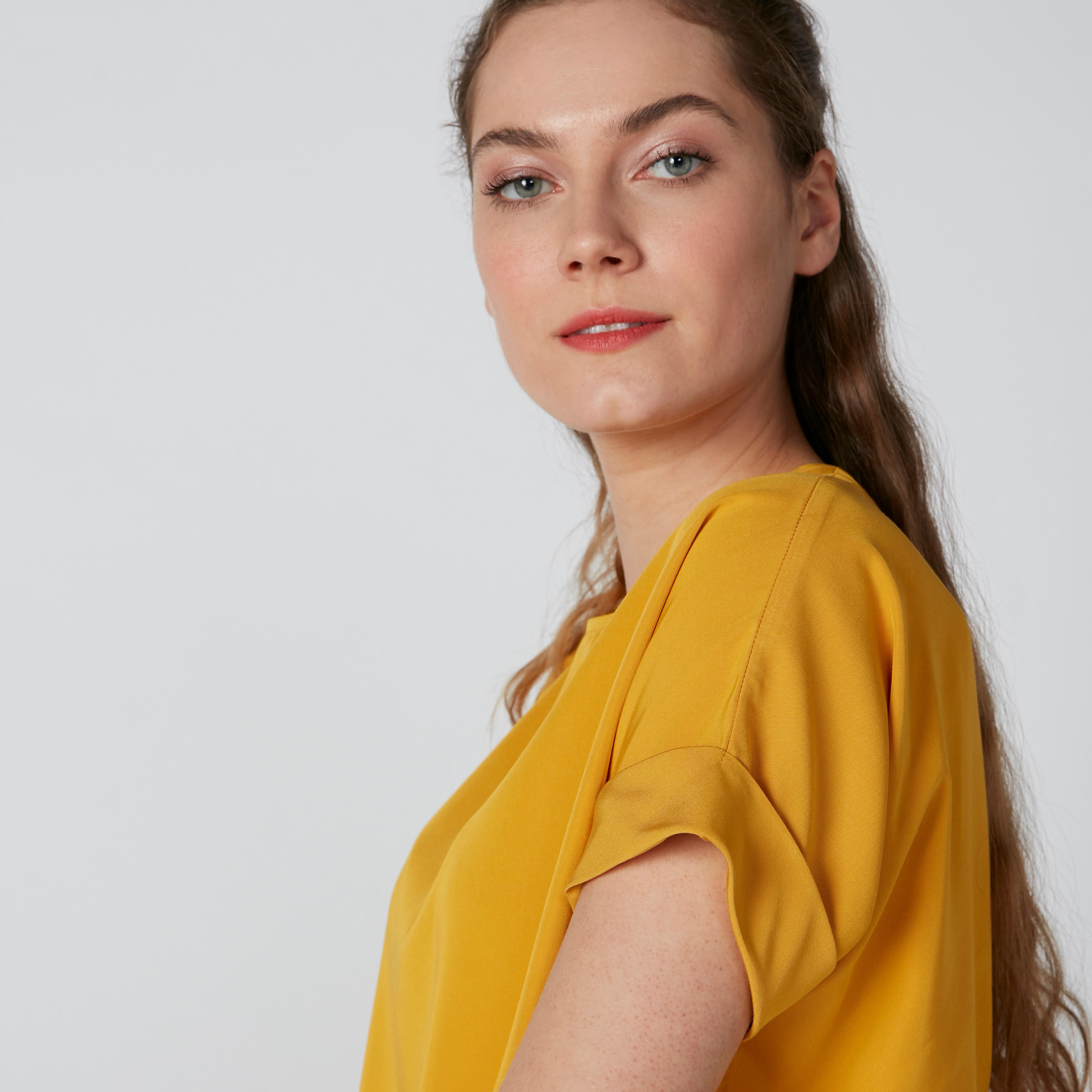 بلوزة بياقة مستديرة وأكمام متصلة وحوّاف منحنية-women-clothing-shirtsandblouses-blouses-image-4