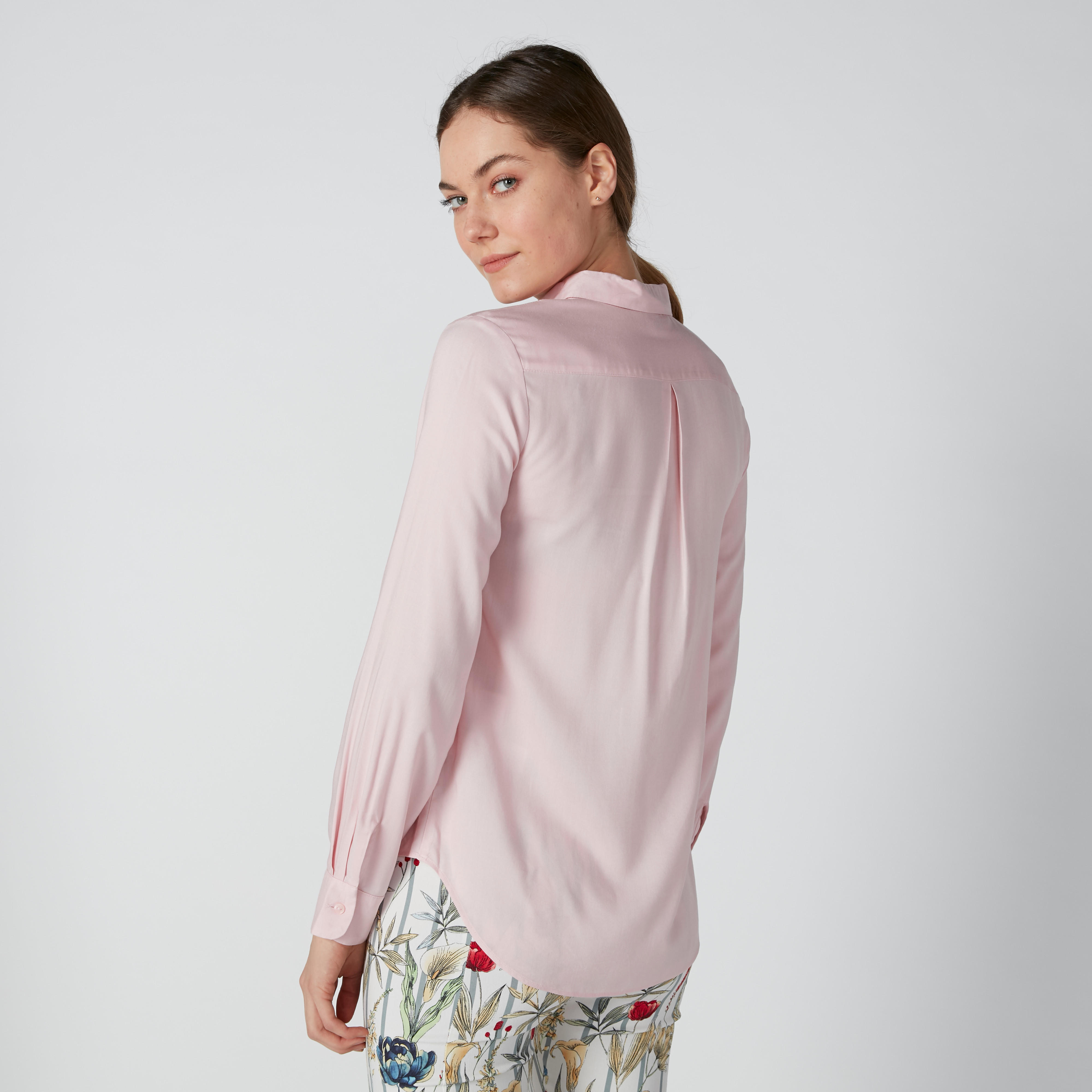 قميص بأكمام طويلة وحوّاف غير مستوية-women-clothing-shirtsandblouses-shirts-image-3