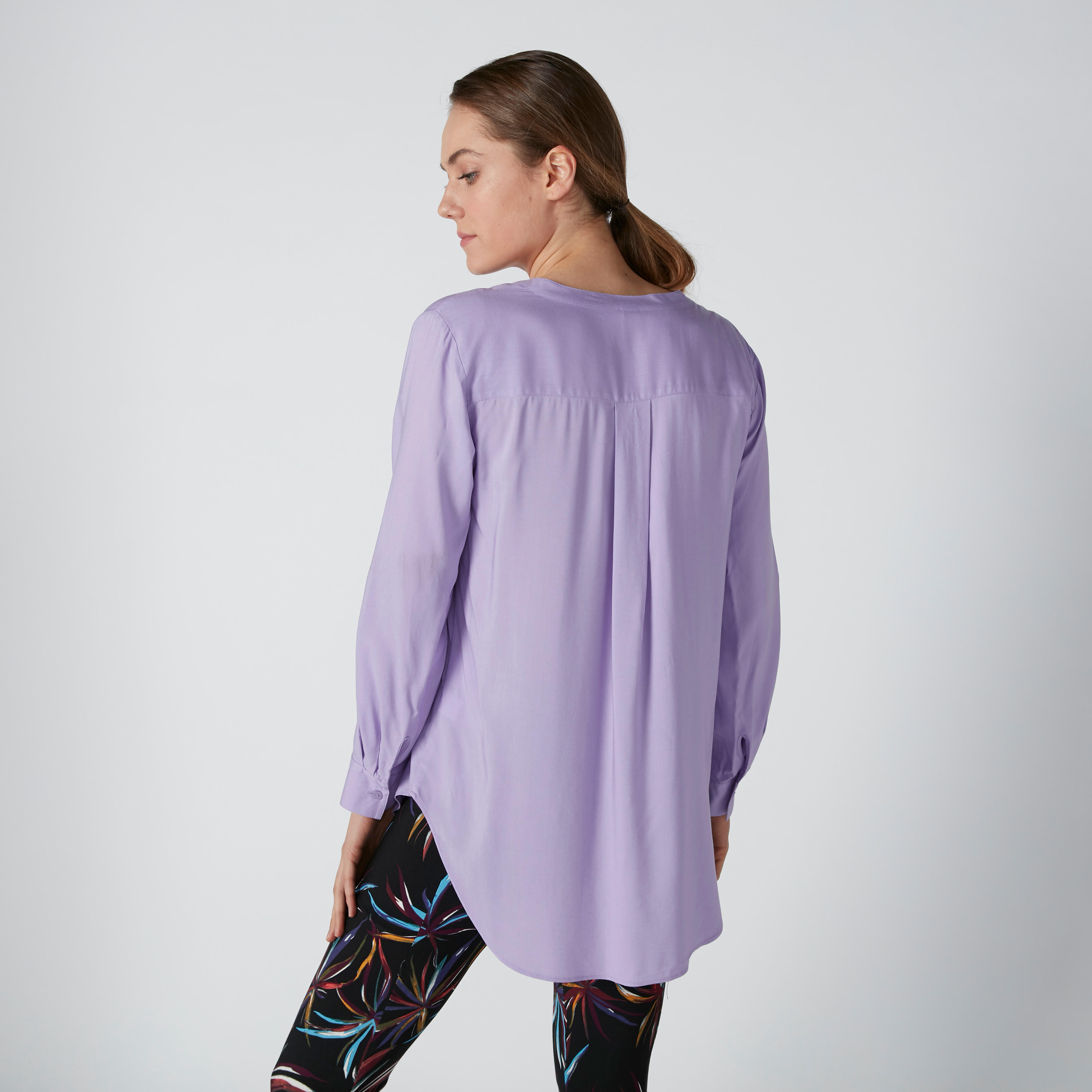 بلوزة بحواف غير مستوية وأكمام طويلة وياقة ماندارين-women-clothing-shirtsandblouses-blouses-image-2