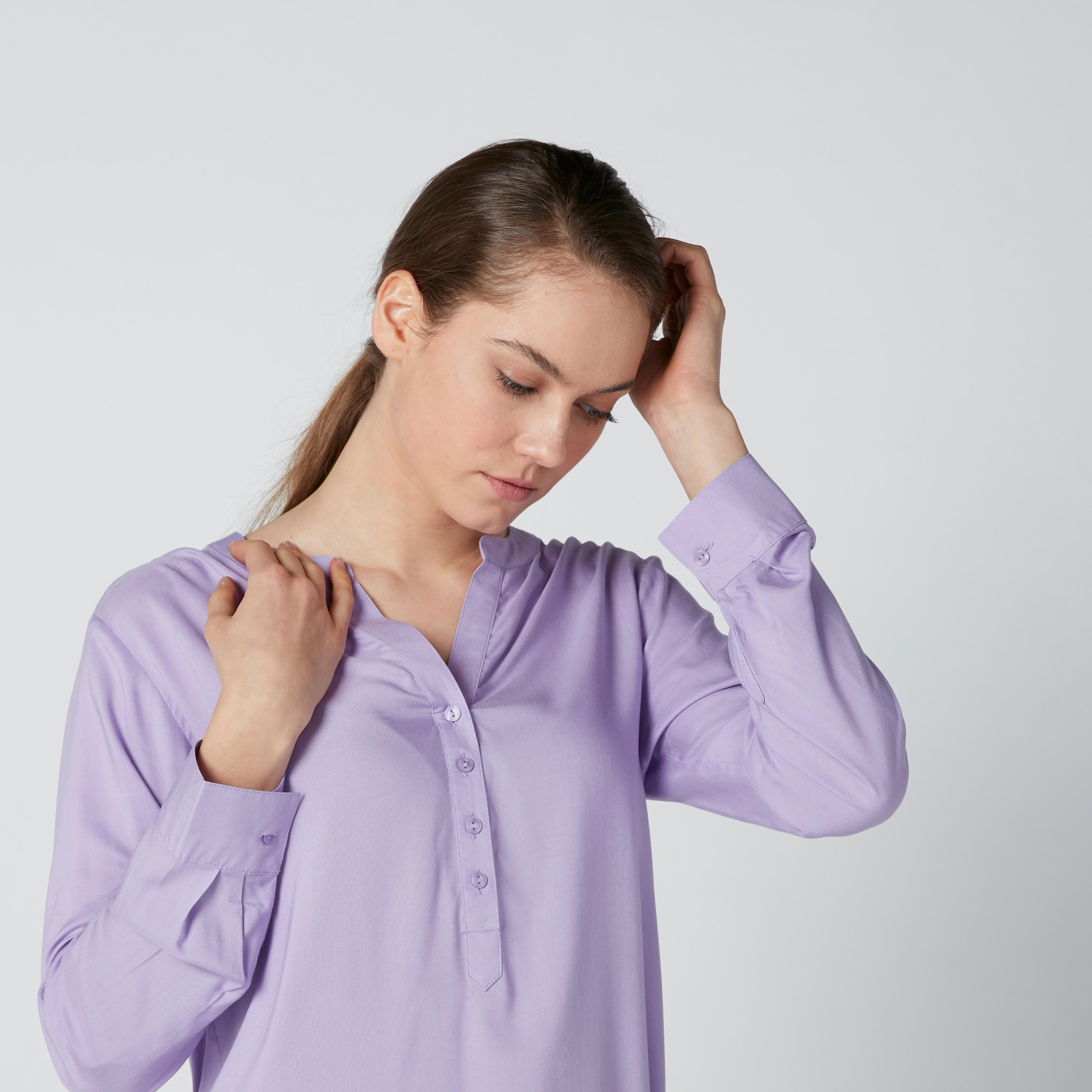 بلوزة بحواف غير مستوية وأكمام طويلة وياقة ماندارين-women-clothing-shirtsandblouses-blouses-image-5
