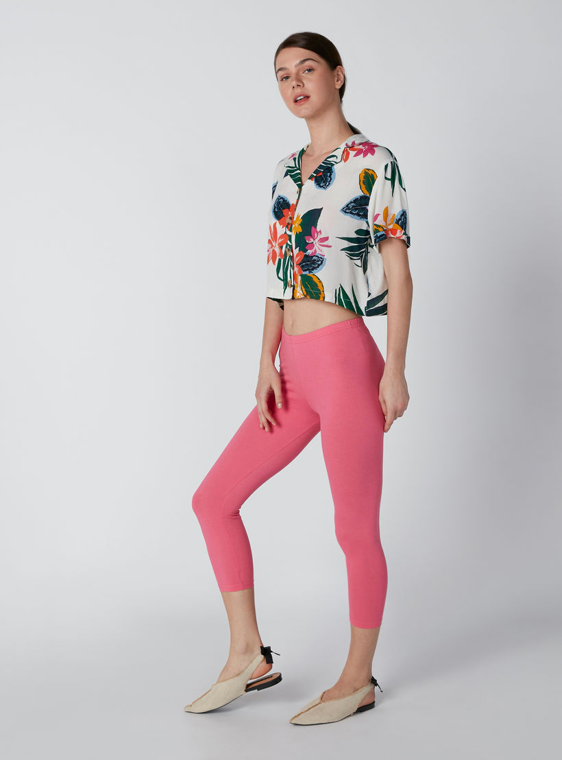 بنطال ليقنز قصير بخصر مطاطي-women-clothing-bottoms-leggings-image-1