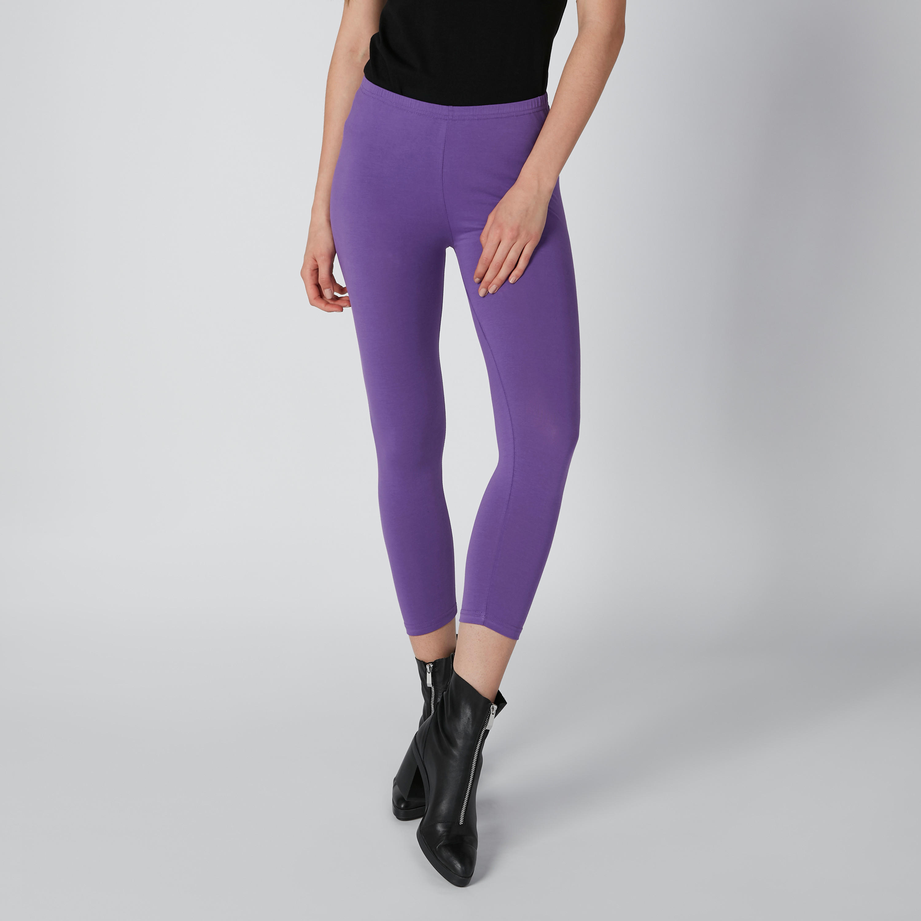 بنطال ليقنز سادة 3/4 بخصر مطّاطي-women-clothing-bottoms-leggings-image-3