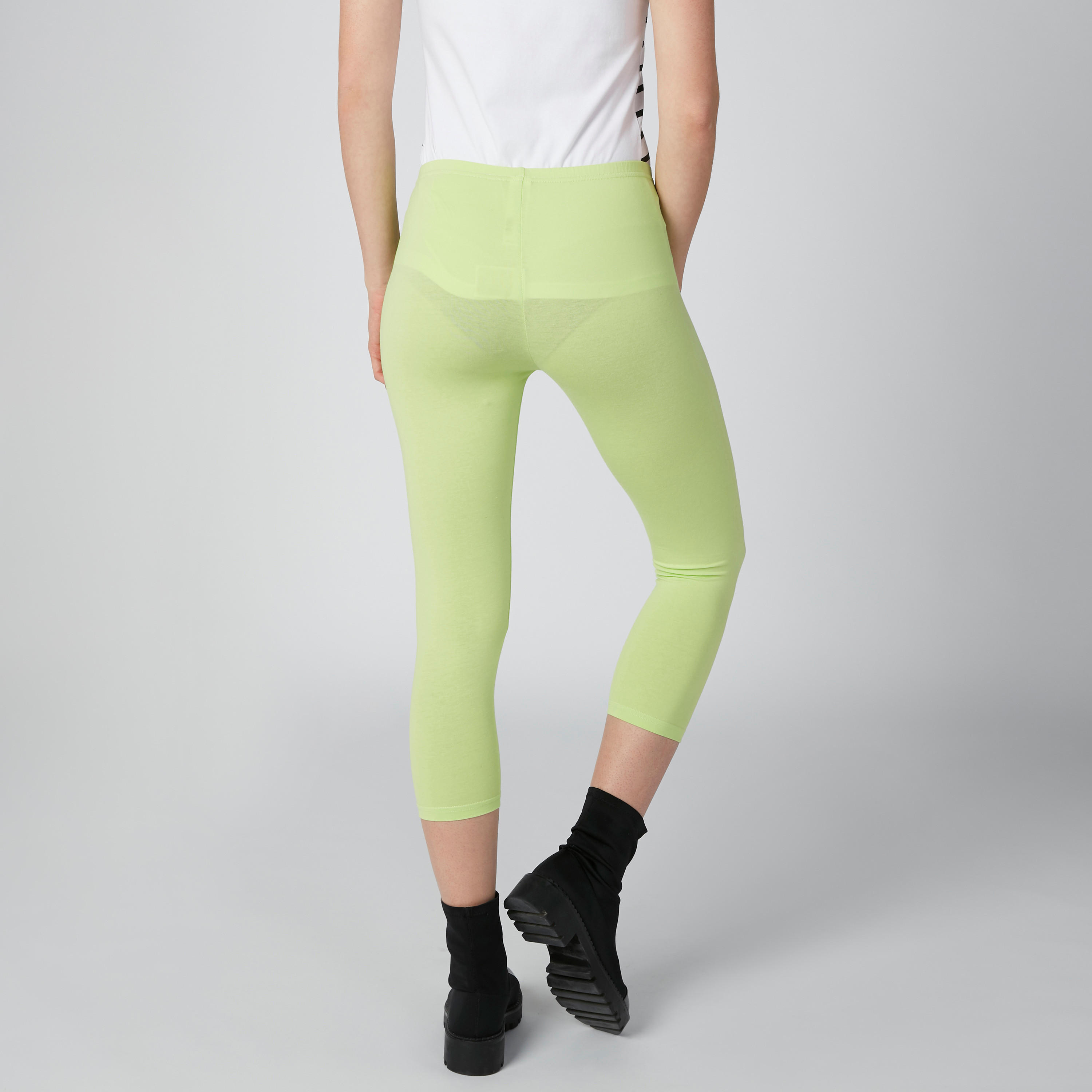 بنطال ليقنز سادة 3/4 بخصر مطّاطي-women-clothing-bottoms-leggings-image-2
