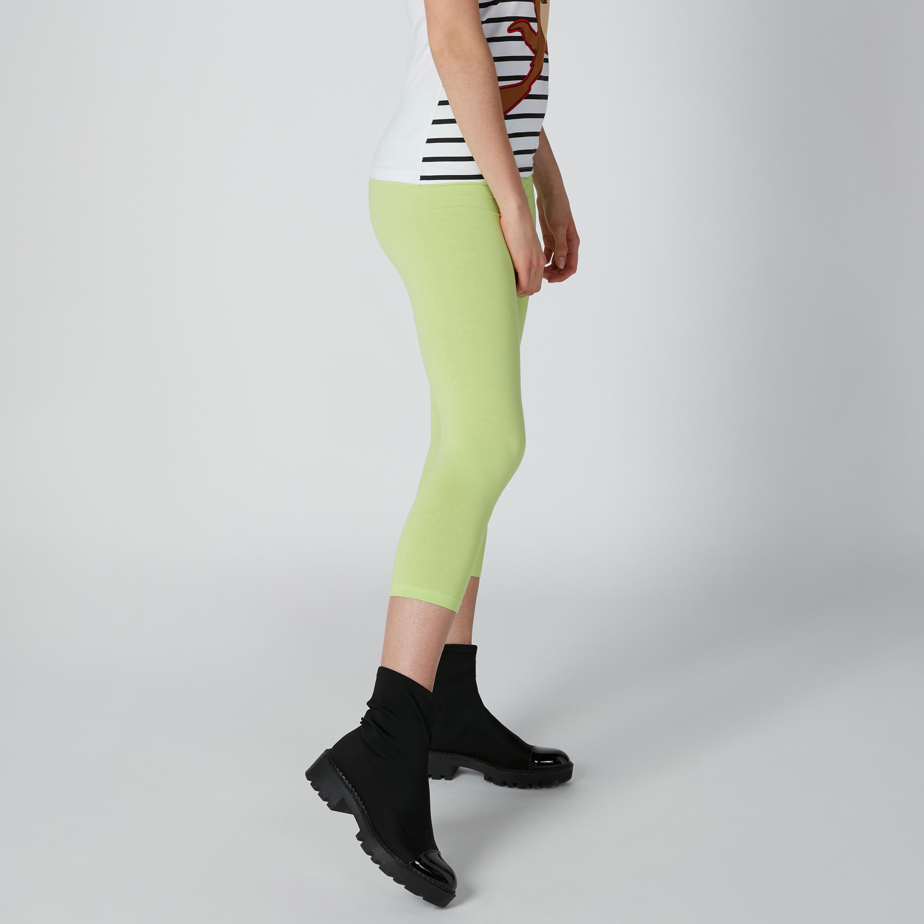 بنطال ليقنز سادة 3/4 بخصر مطّاطي-women-clothing-bottoms-leggings-image-1