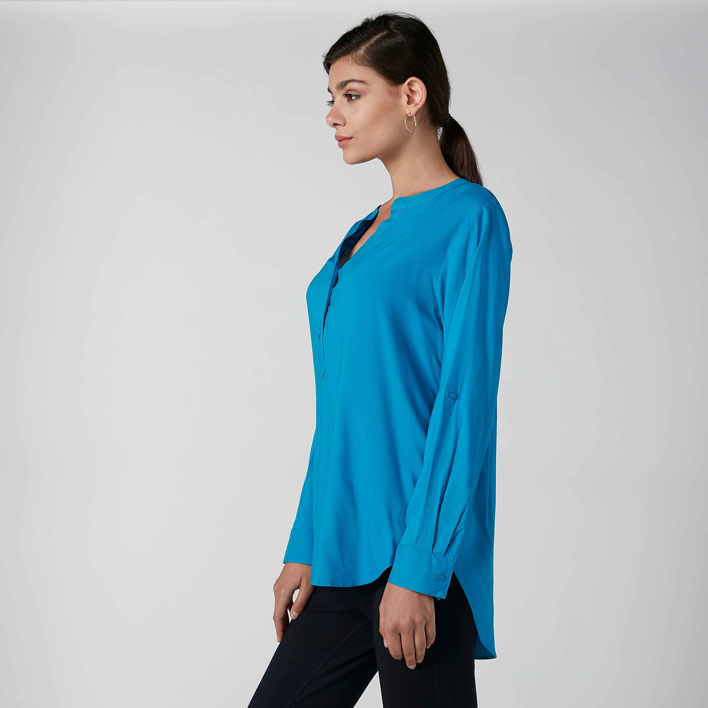 بلوزة سادة بياقة ماندارين وحوّاف غير مستوية-women-clothing-shirtsandblouses-blouses-image-4