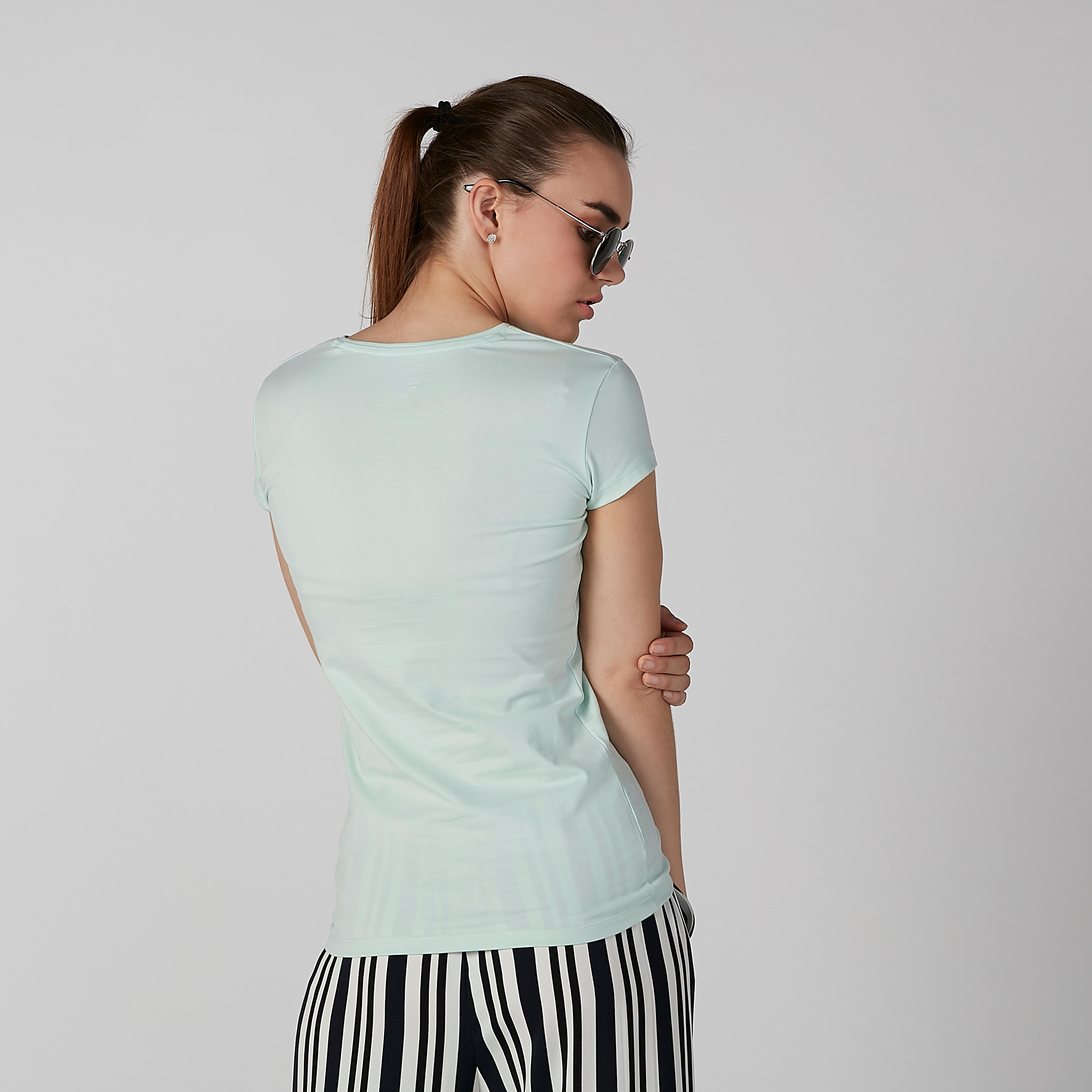 تيشيرت سادة بياقة مستديرة وأكمام كاب-women-clothing-tshirts-image-3