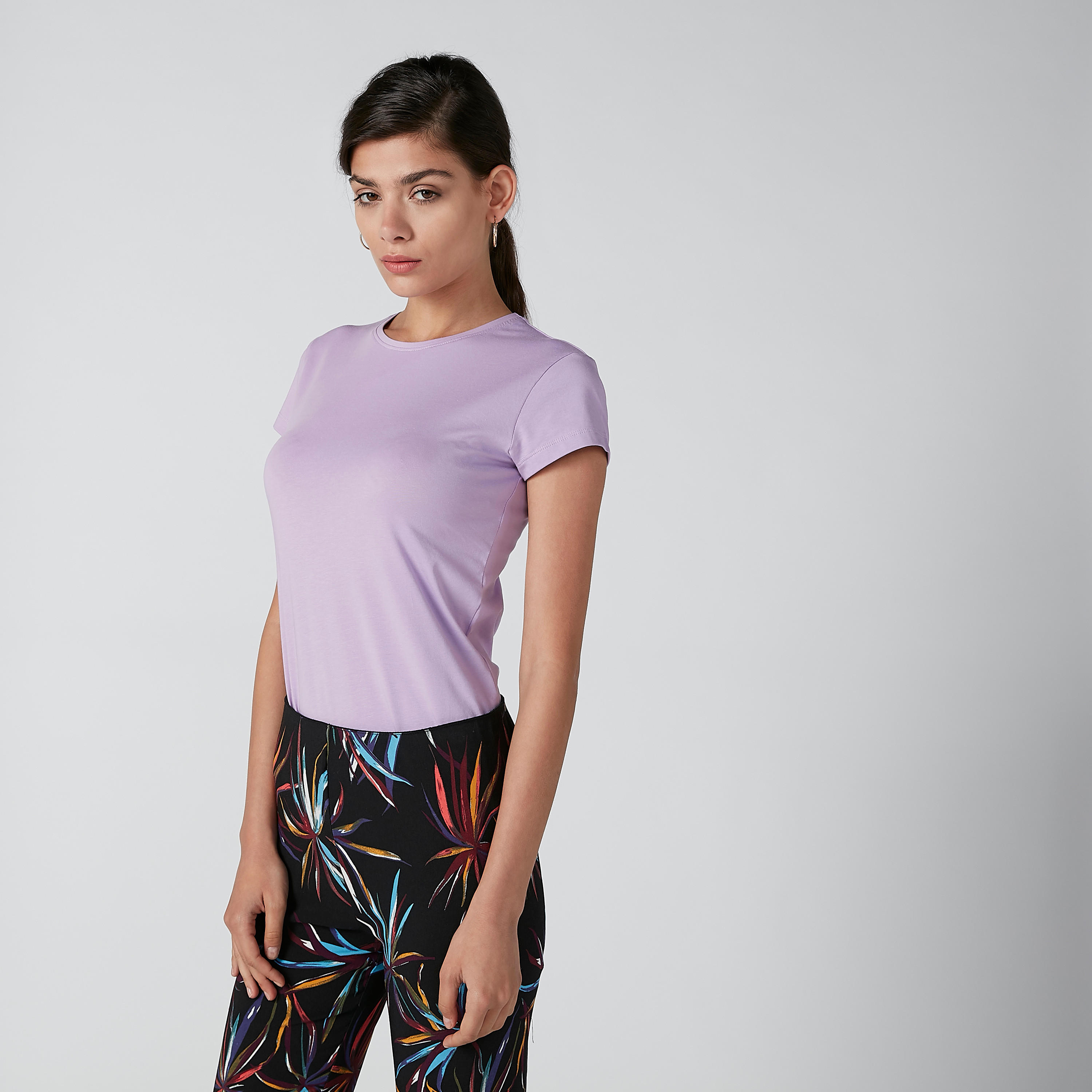 تيشيرت سادة بياقة مستديرة وأكمام كاب-women-clothing-tshirts-image-3